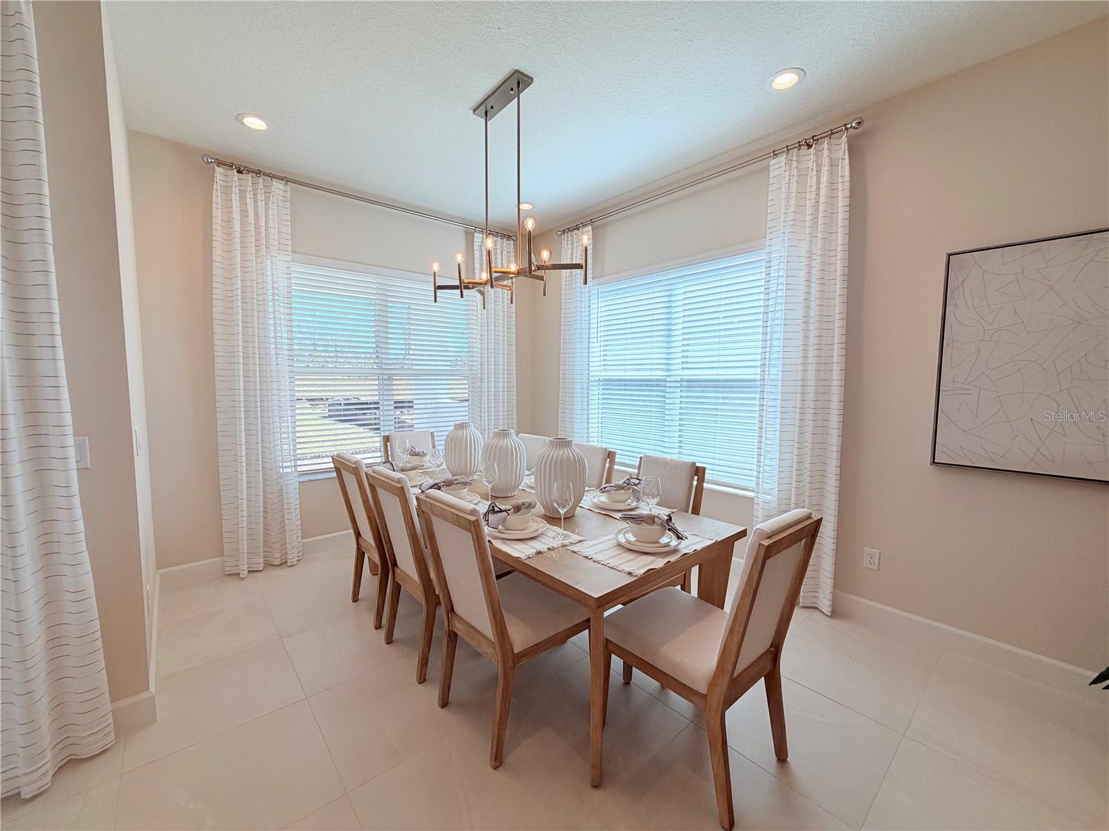 VALENCIA RIDGE - Residential