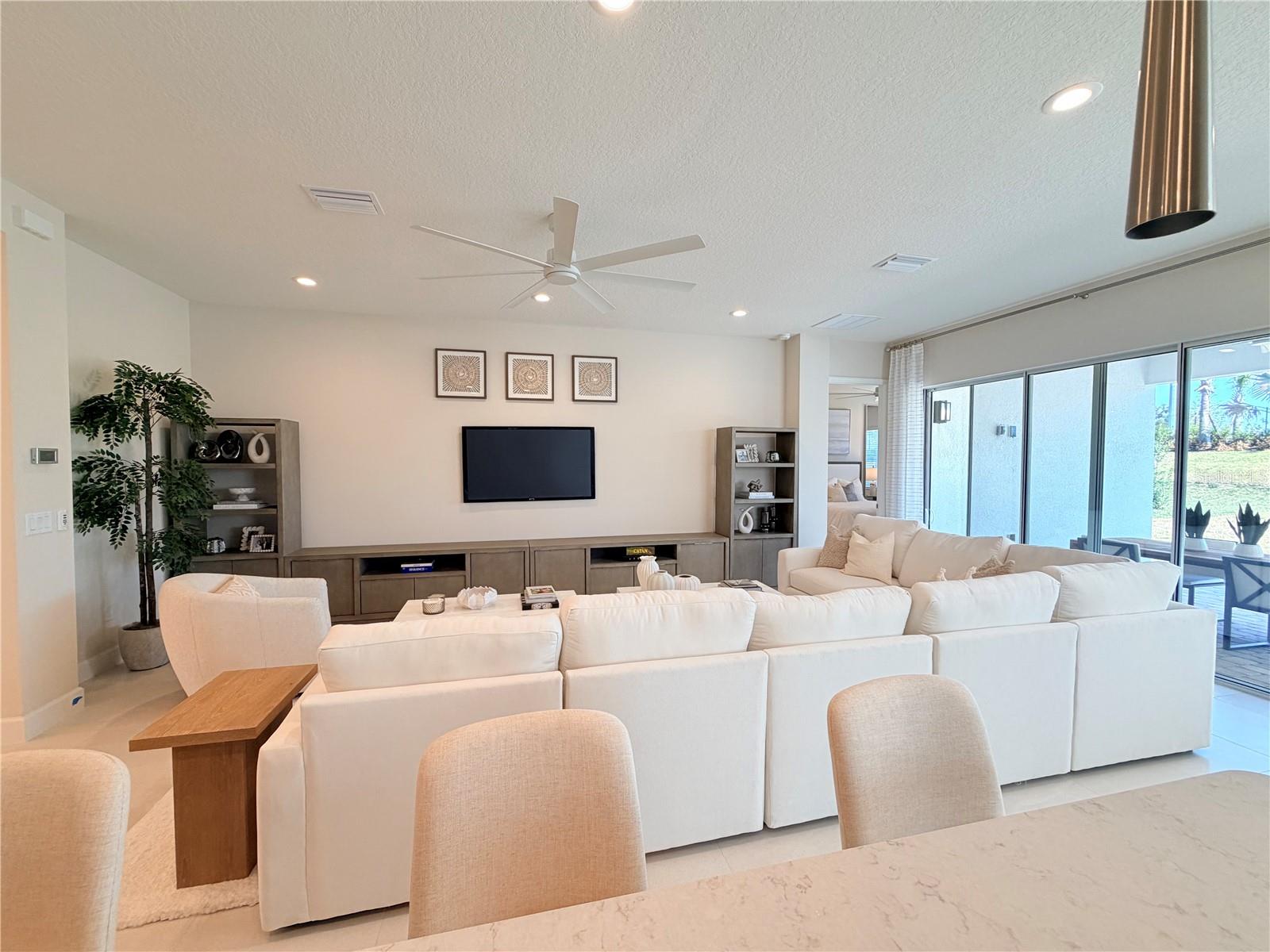 VALENCIA RIDGE - Residential