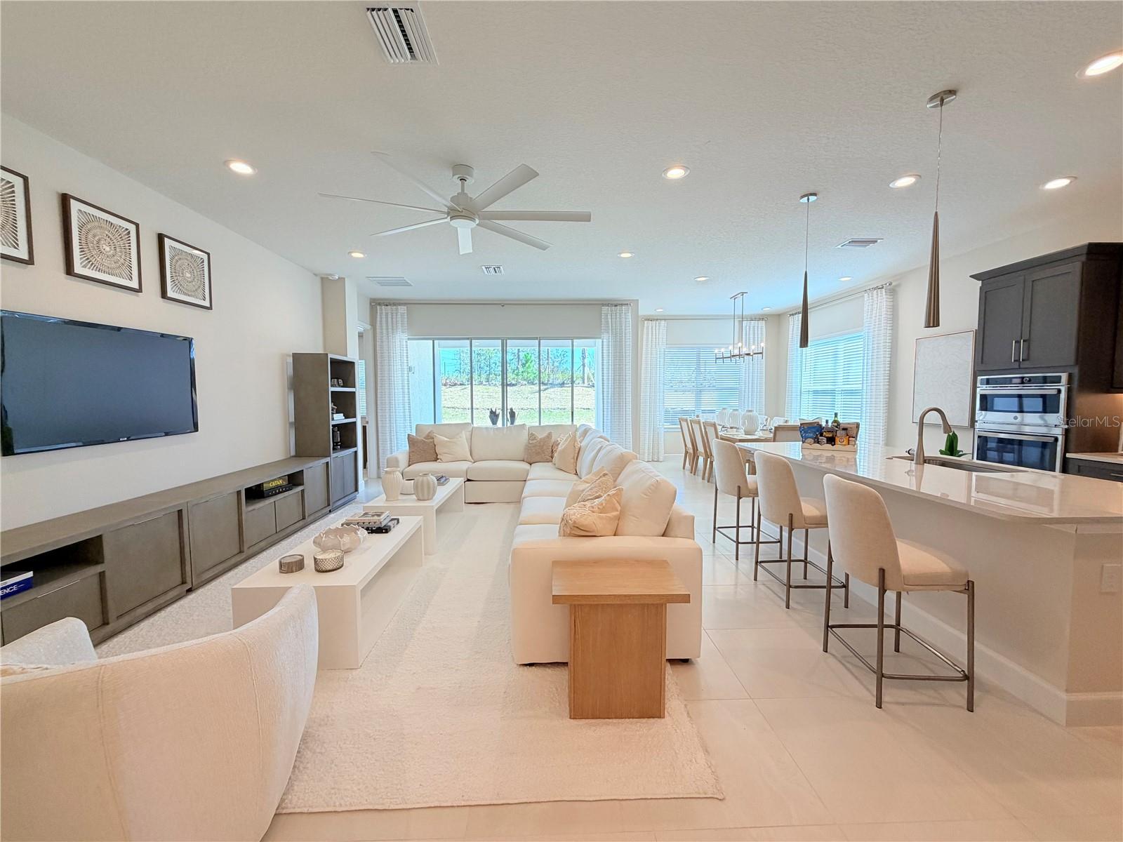 VALENCIA RIDGE - Residential