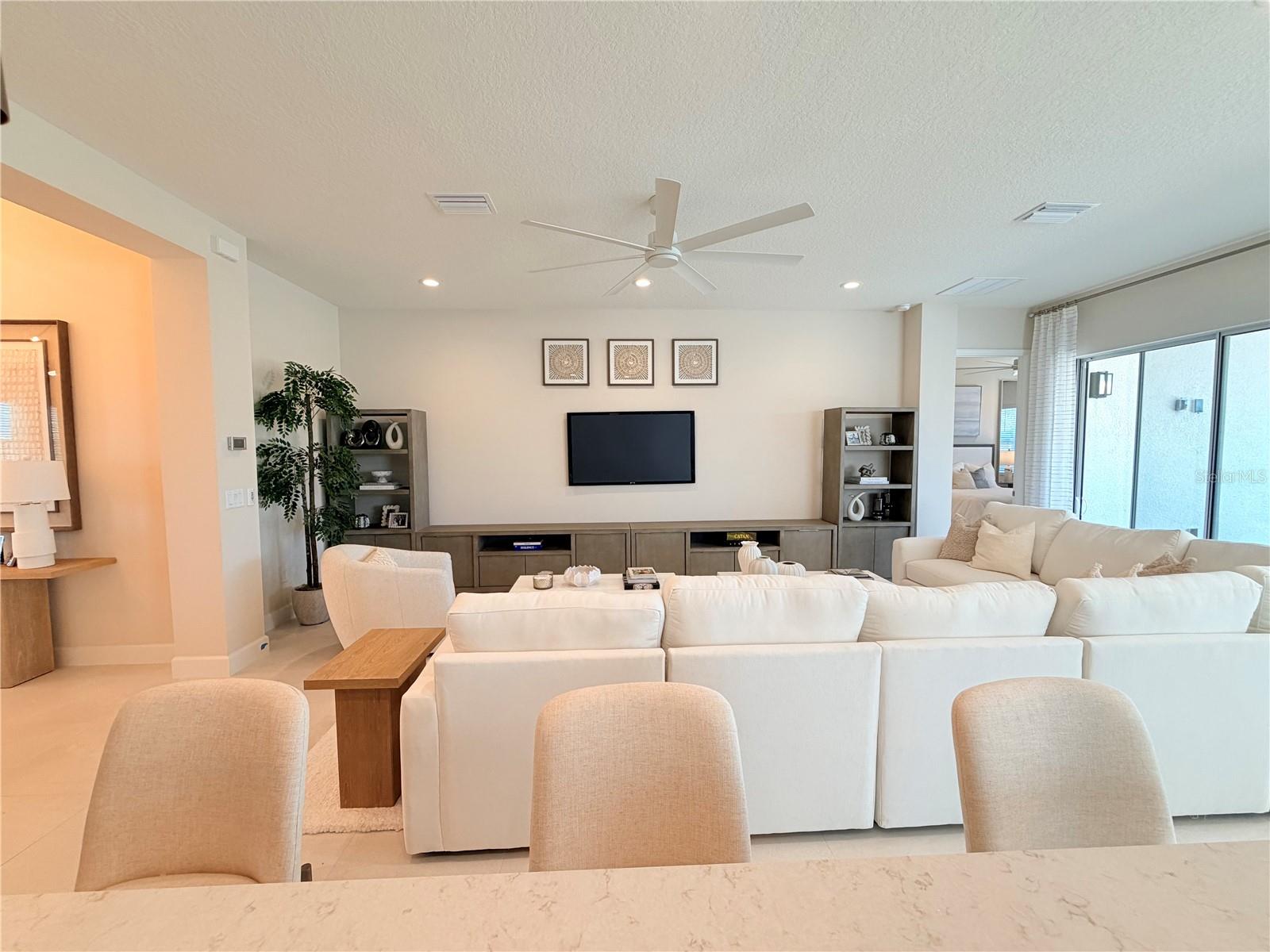 VALENCIA RIDGE - Residential