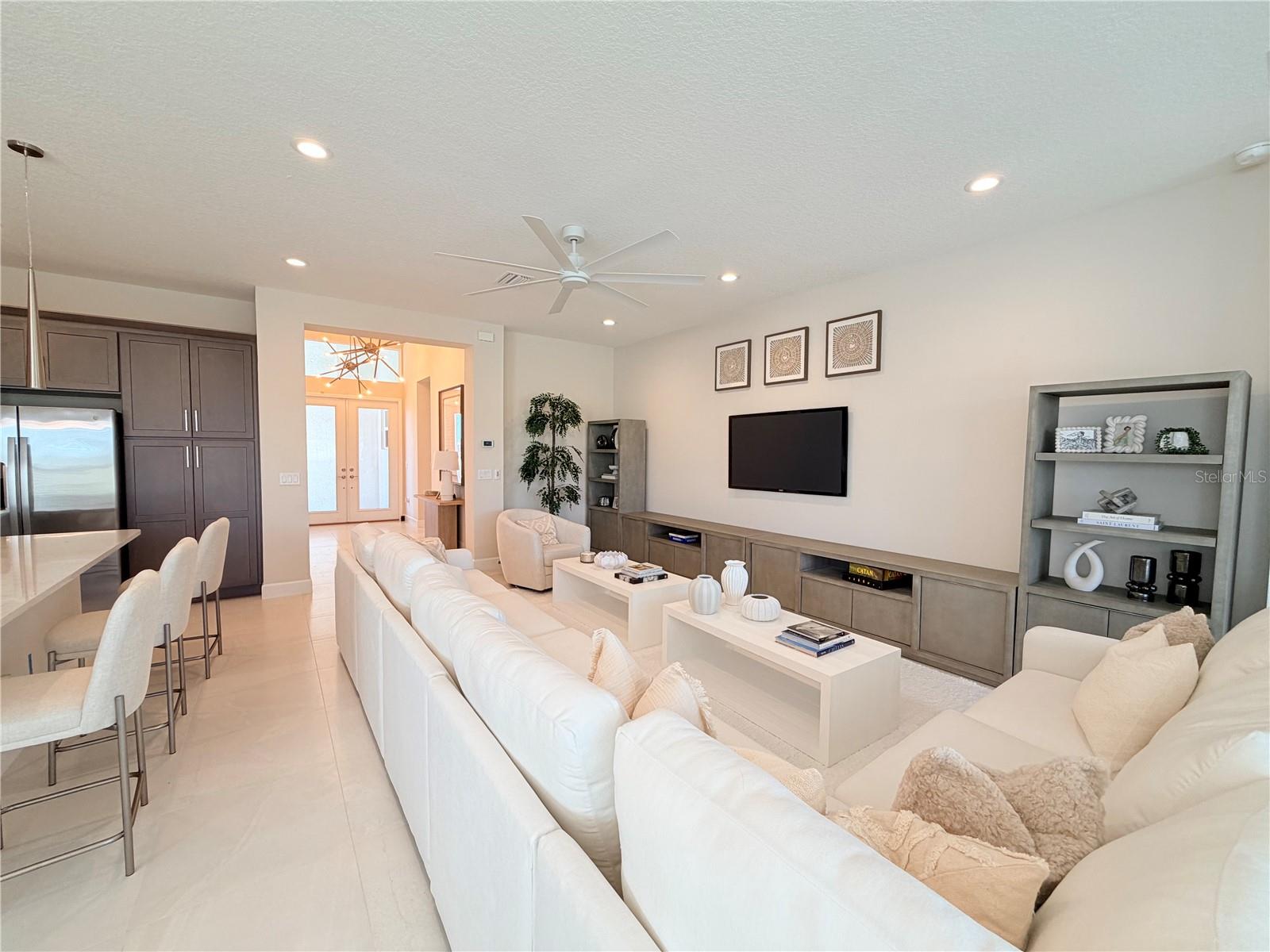 VALENCIA RIDGE - Residential