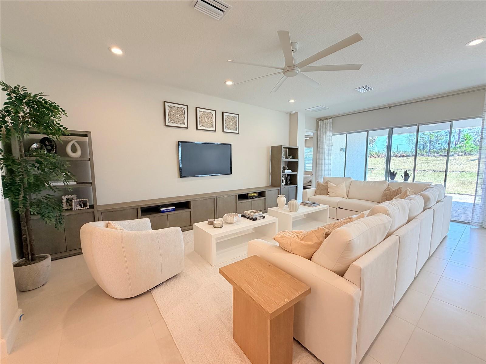 VALENCIA RIDGE - Residential