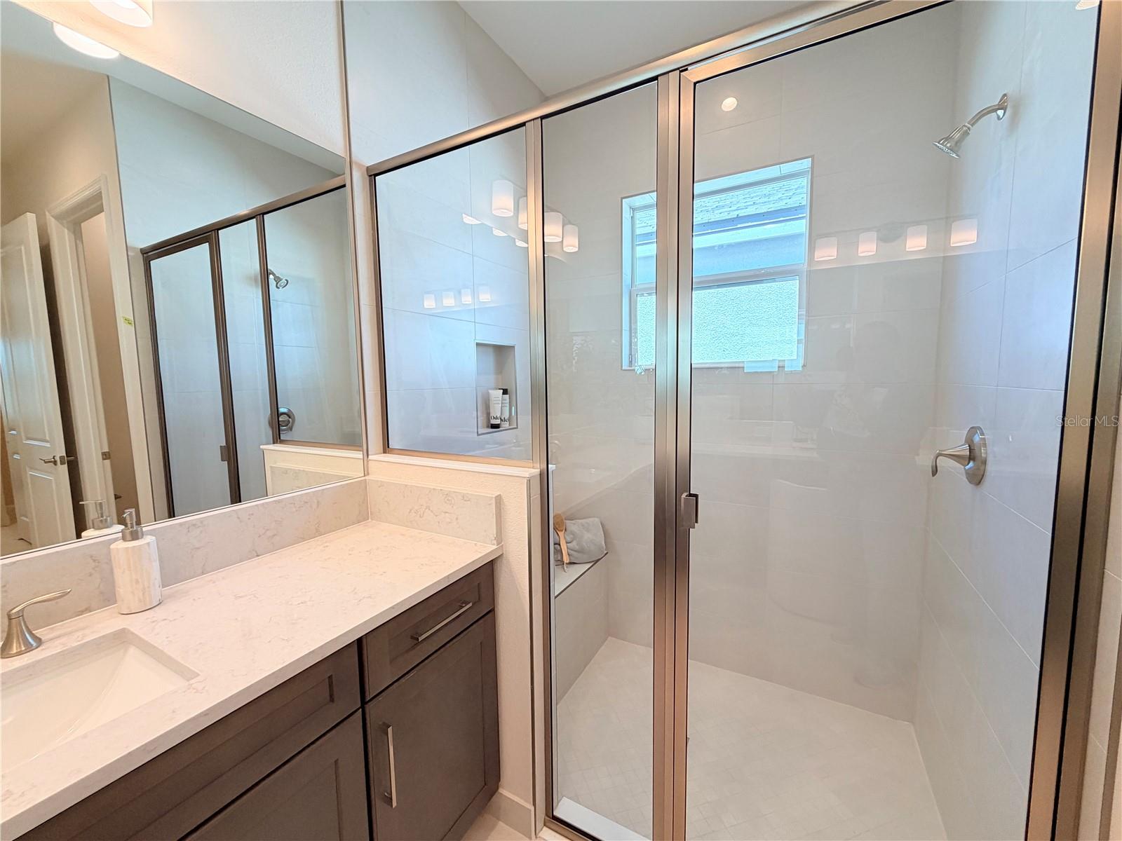 VALENCIA RIDGE - Residential