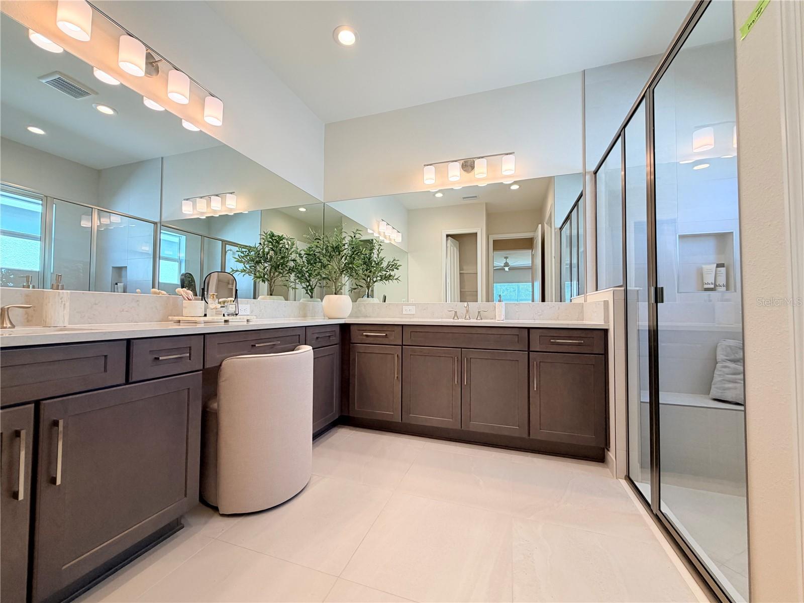 VALENCIA RIDGE - Residential