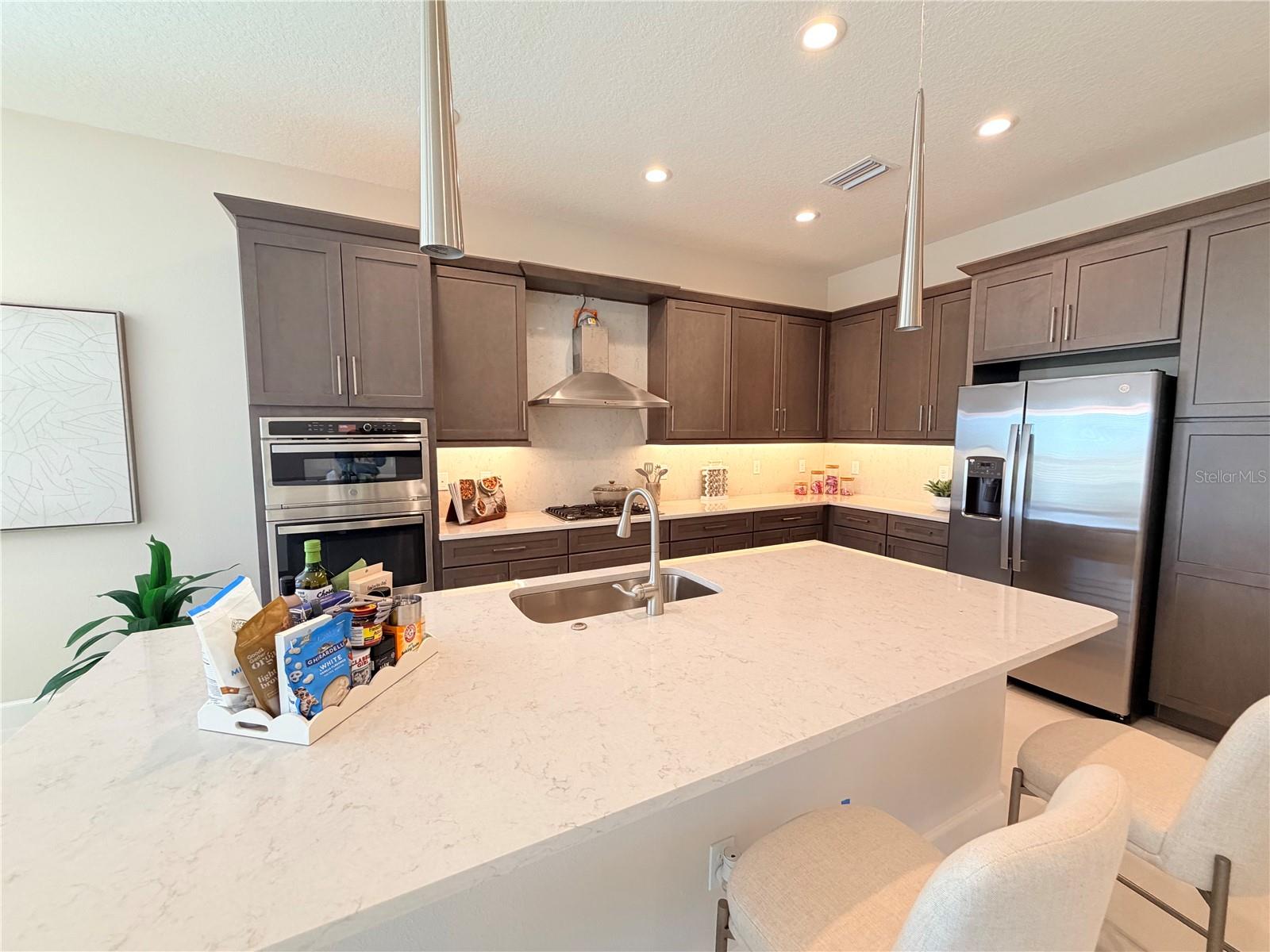 VALENCIA RIDGE - Residential