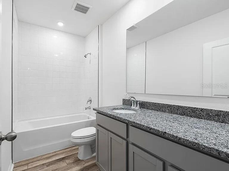 ROYAL HIGHLANDS - Residential