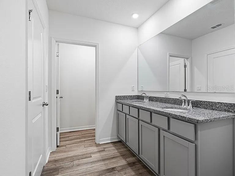 ROYAL HIGHLANDS - Residential