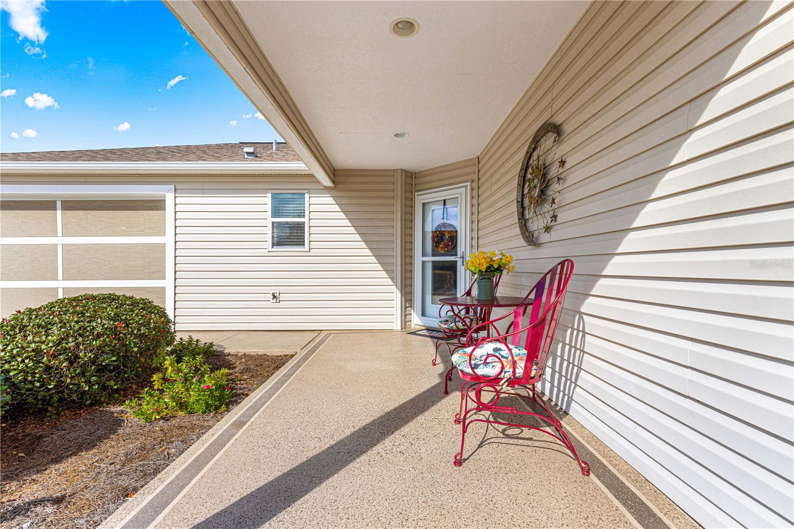 1941 YELLOW PINE PLACE