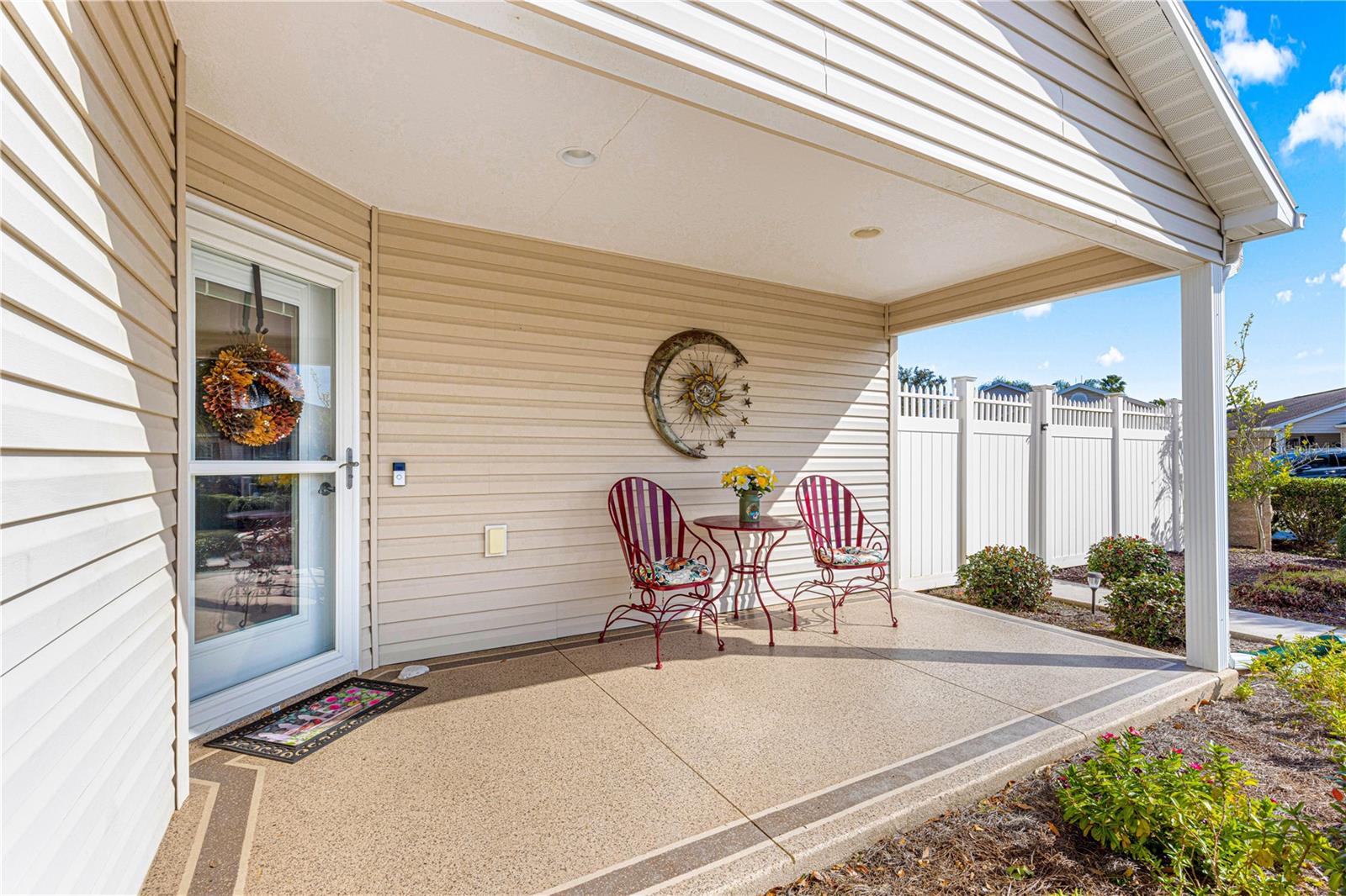 1941 YELLOW PINE PLACE