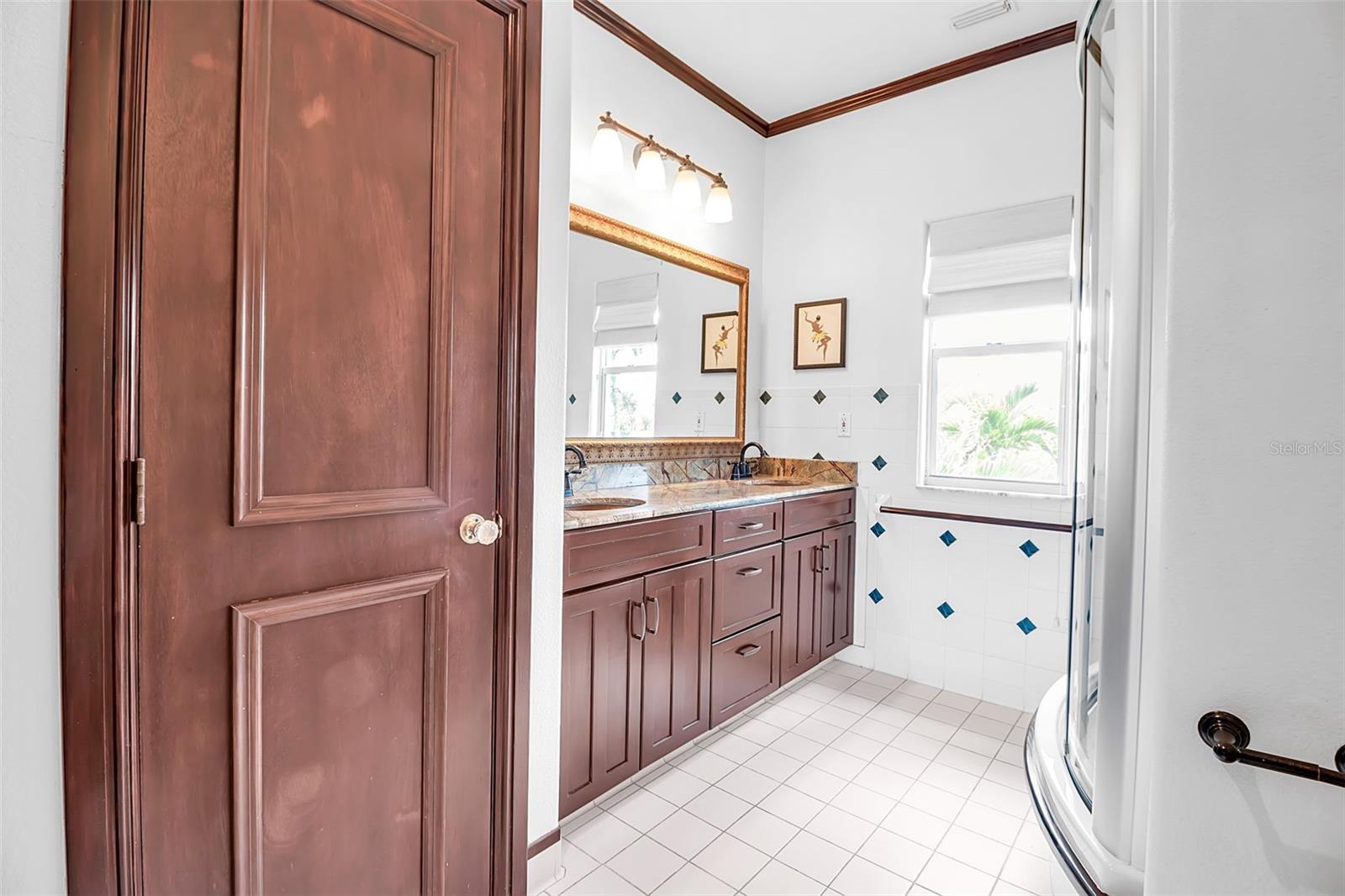 GOLDEN BEACH - Residential