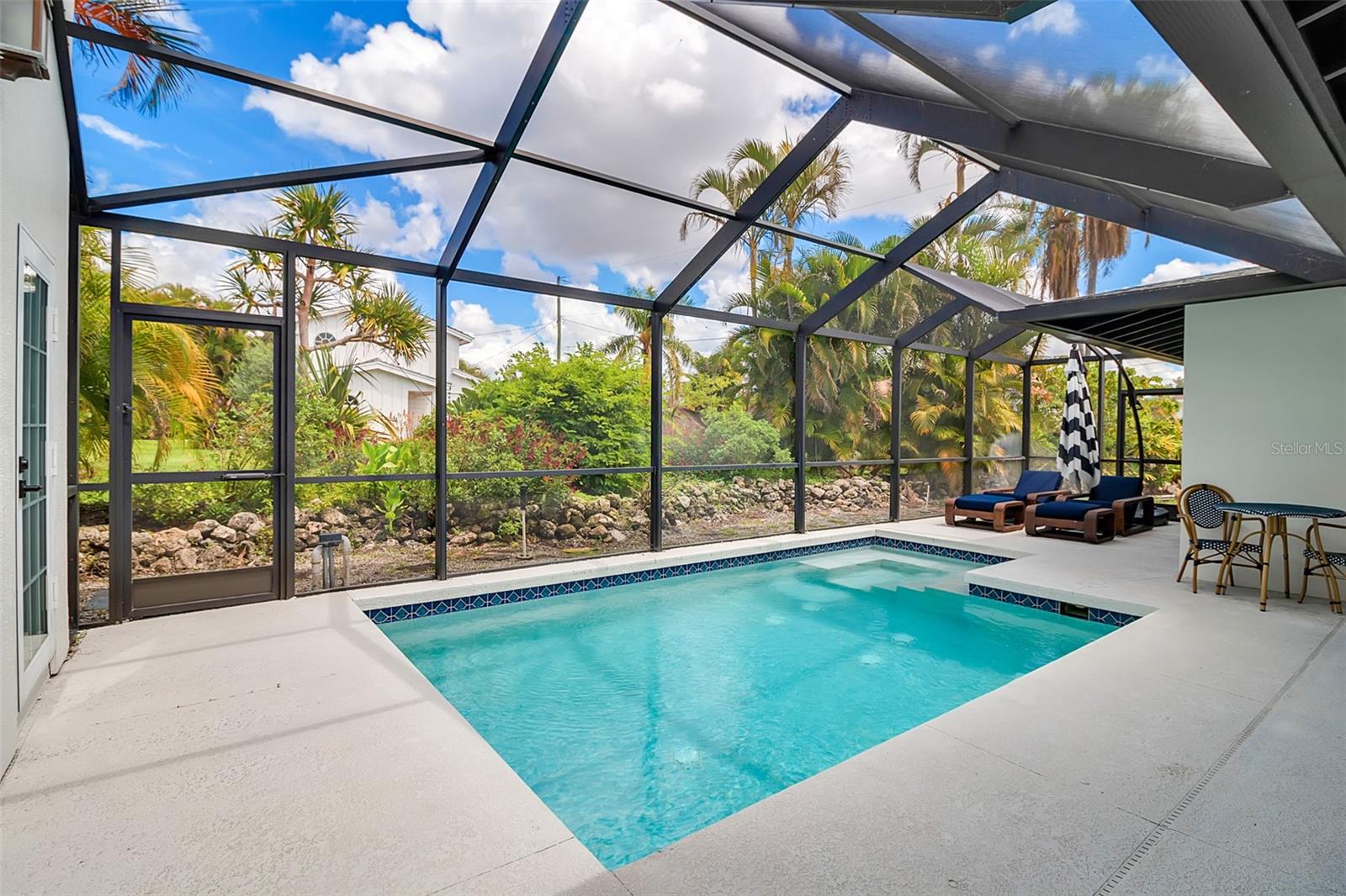 GOLDEN BEACH - Residential