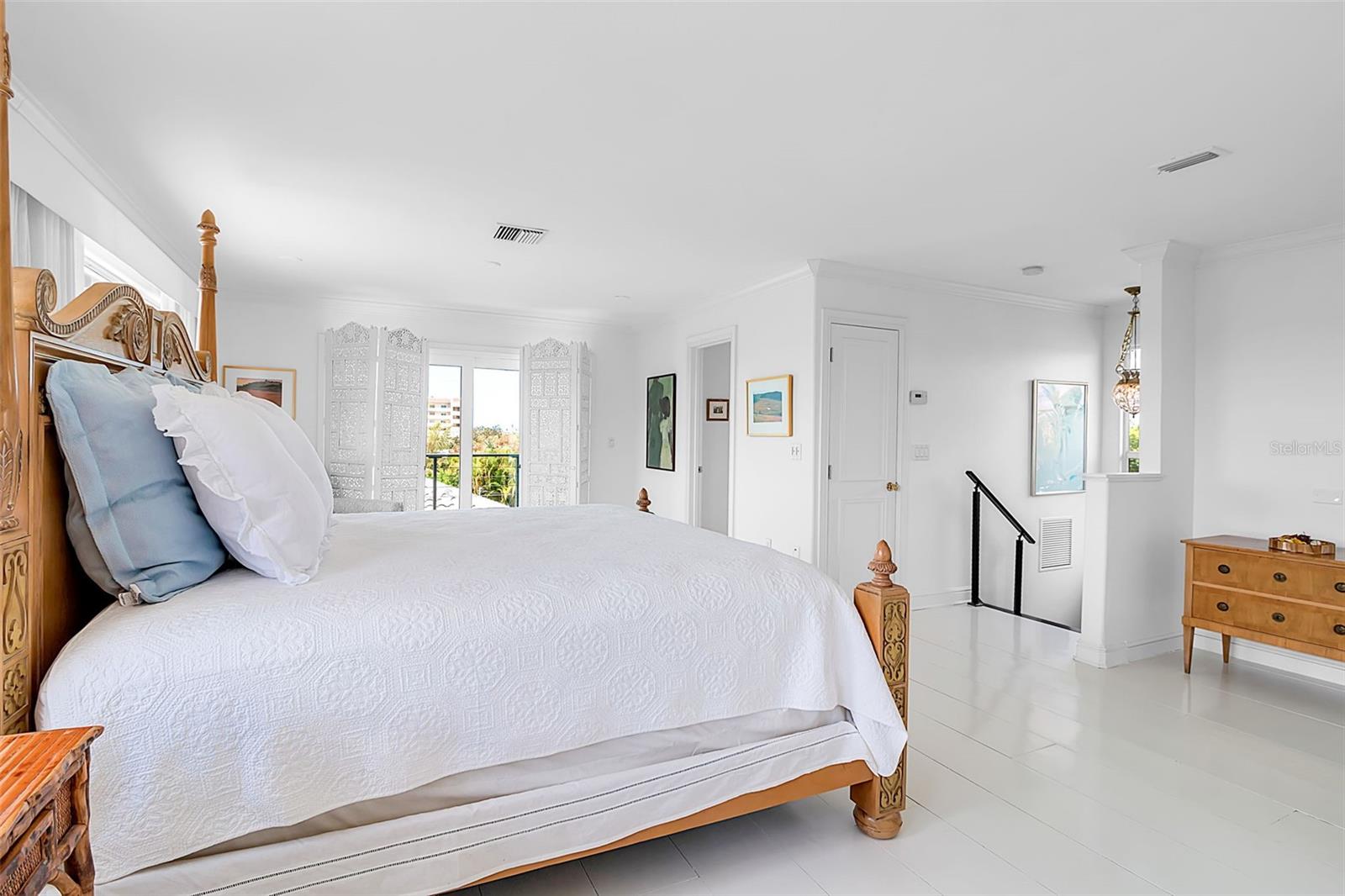 GOLDEN BEACH - Residential