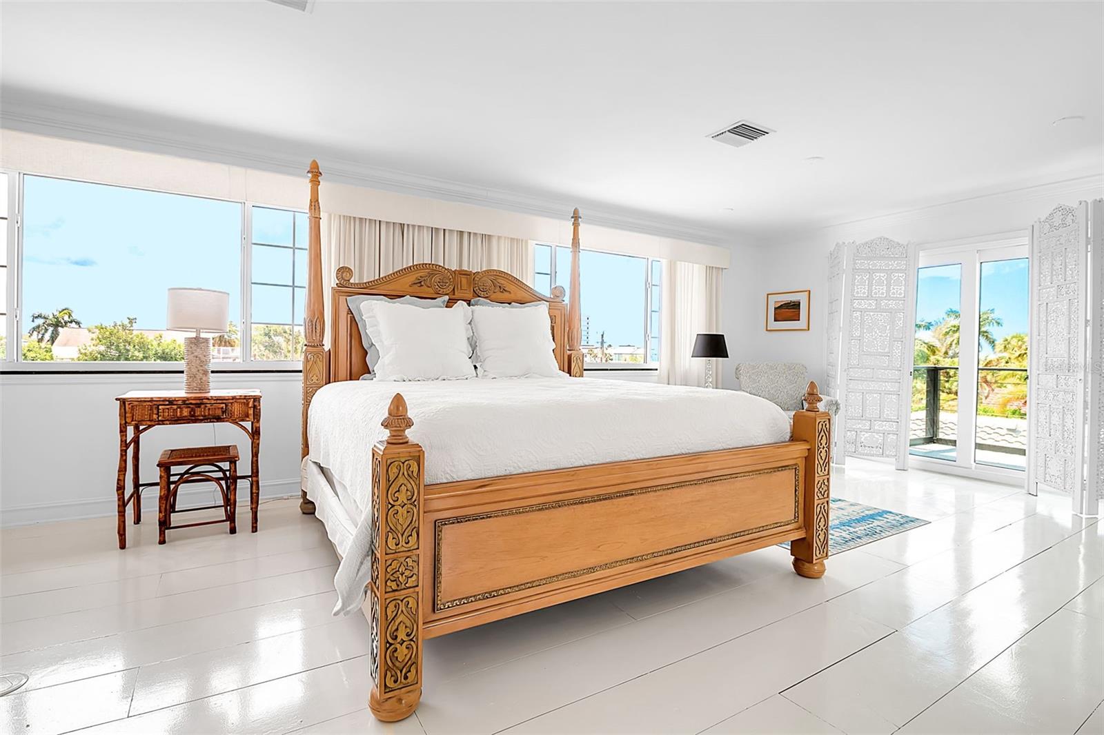 GOLDEN BEACH - Residential