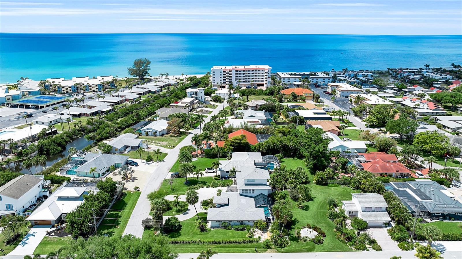 GOLDEN BEACH - Residential