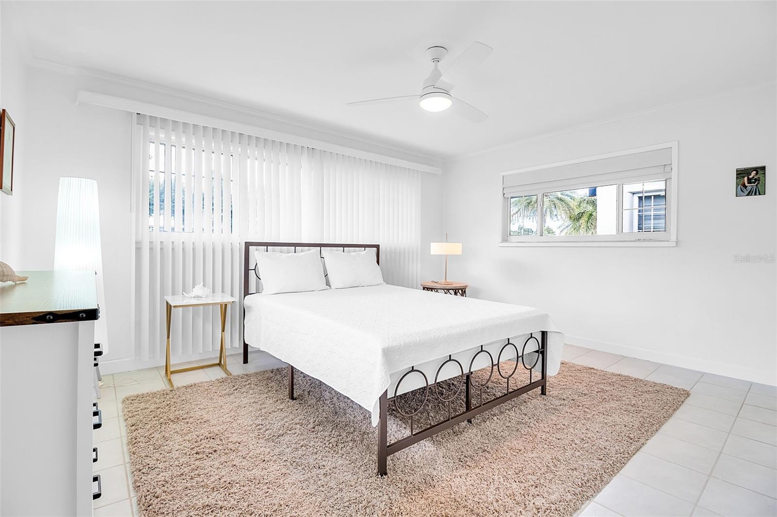 GOLDEN BEACH - Residential