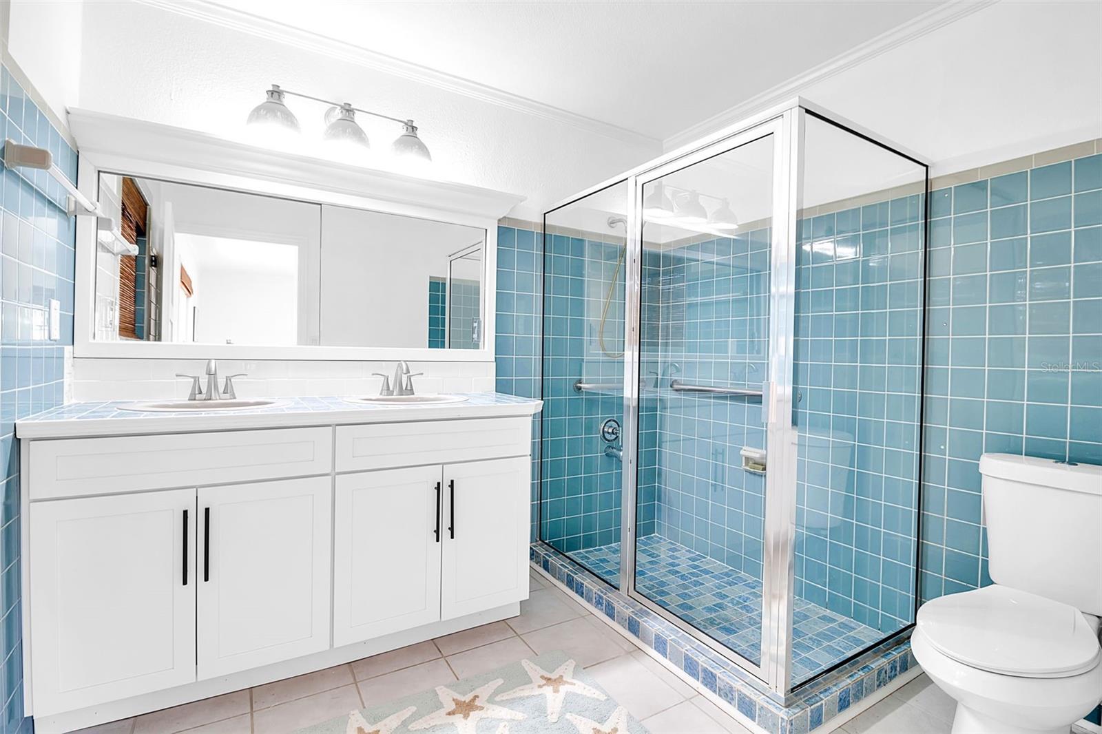 GOLDEN BEACH - Residential