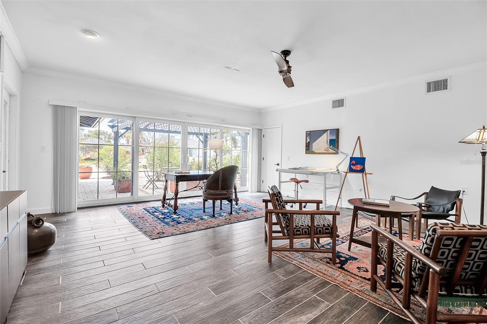 GOLDEN BEACH - Residential