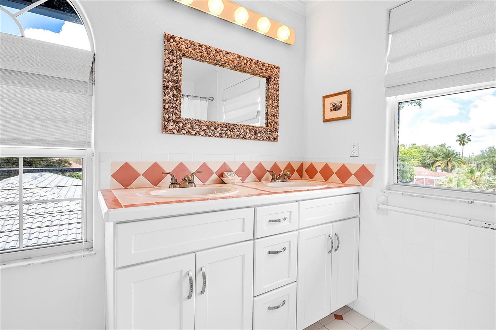 GOLDEN BEACH - Residential