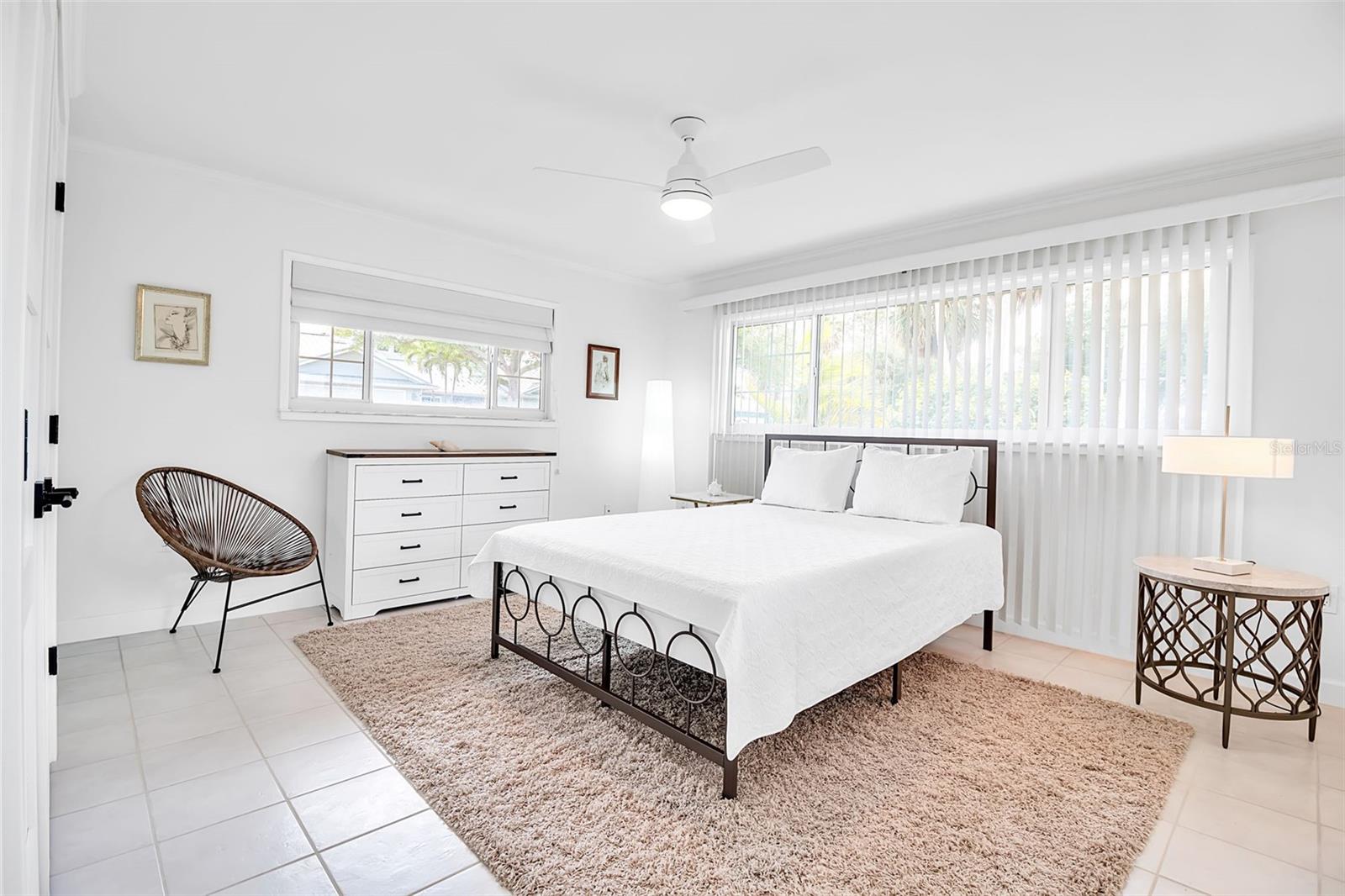 GOLDEN BEACH - Residential