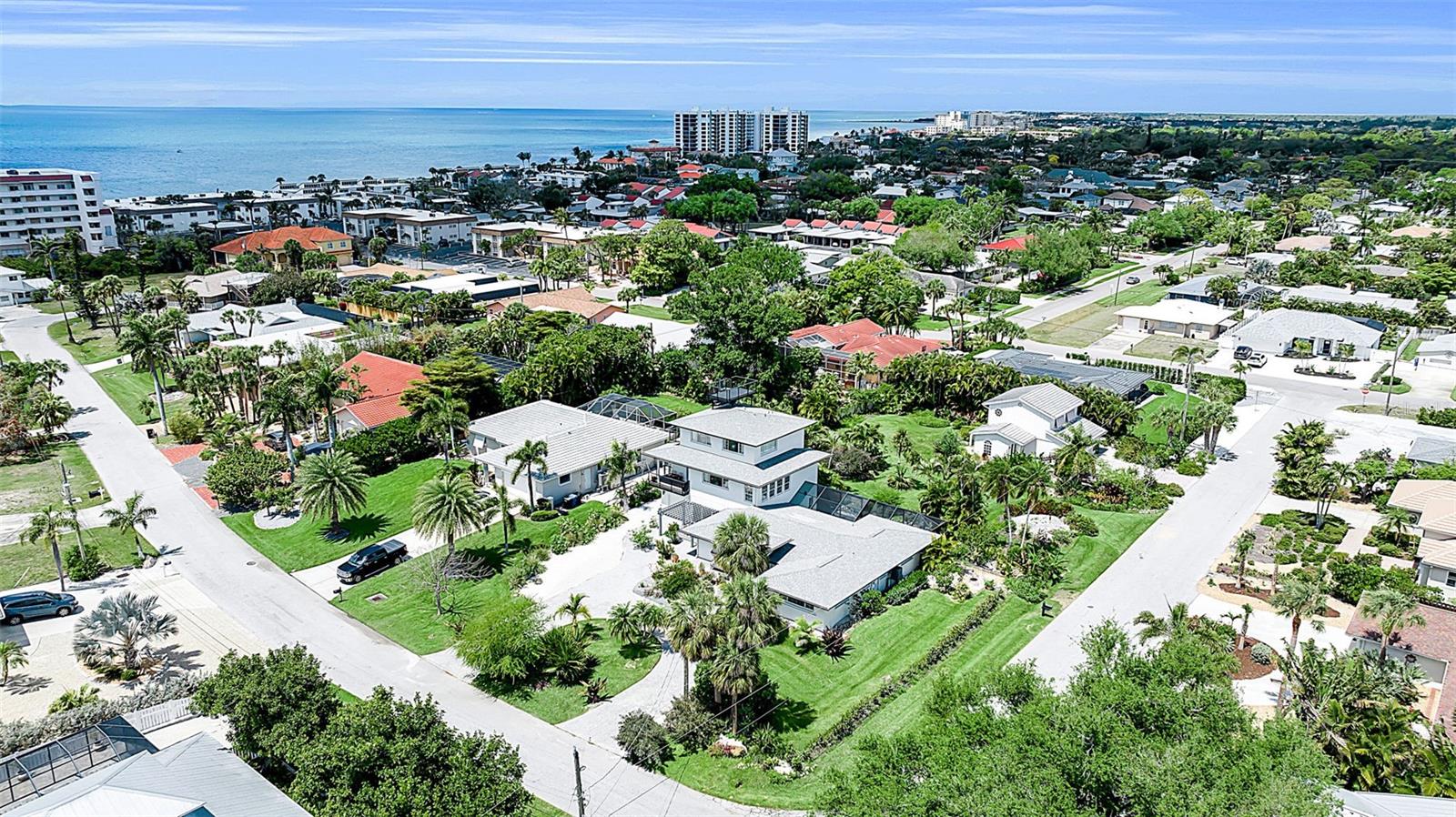 GOLDEN BEACH - Residential