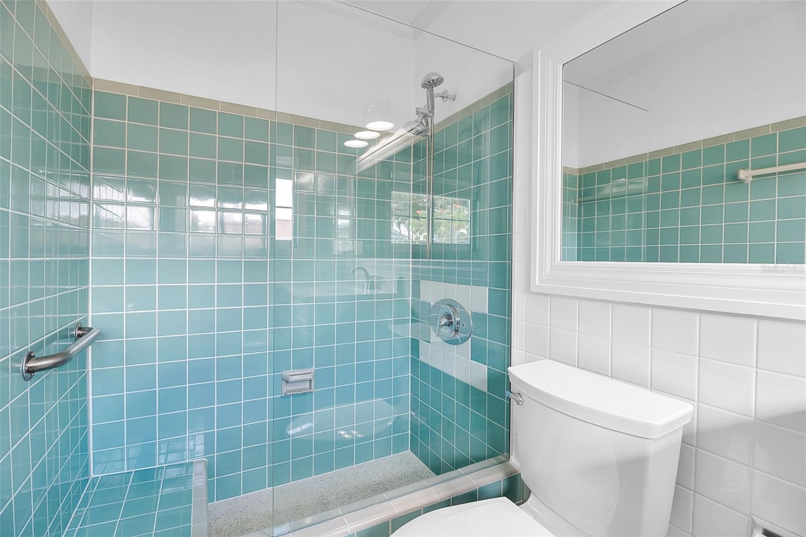 GOLDEN BEACH - Residential