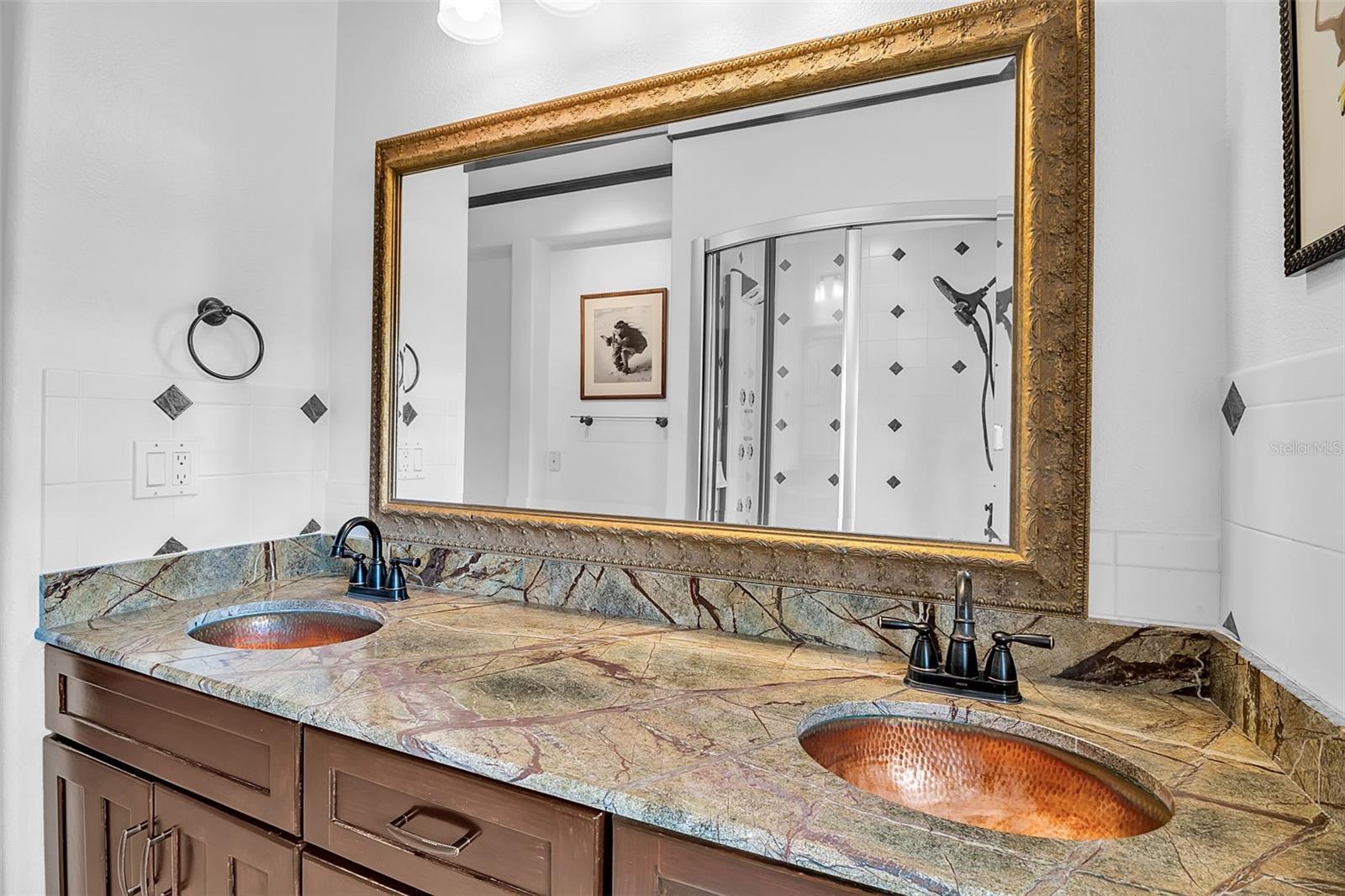 GOLDEN BEACH - Residential