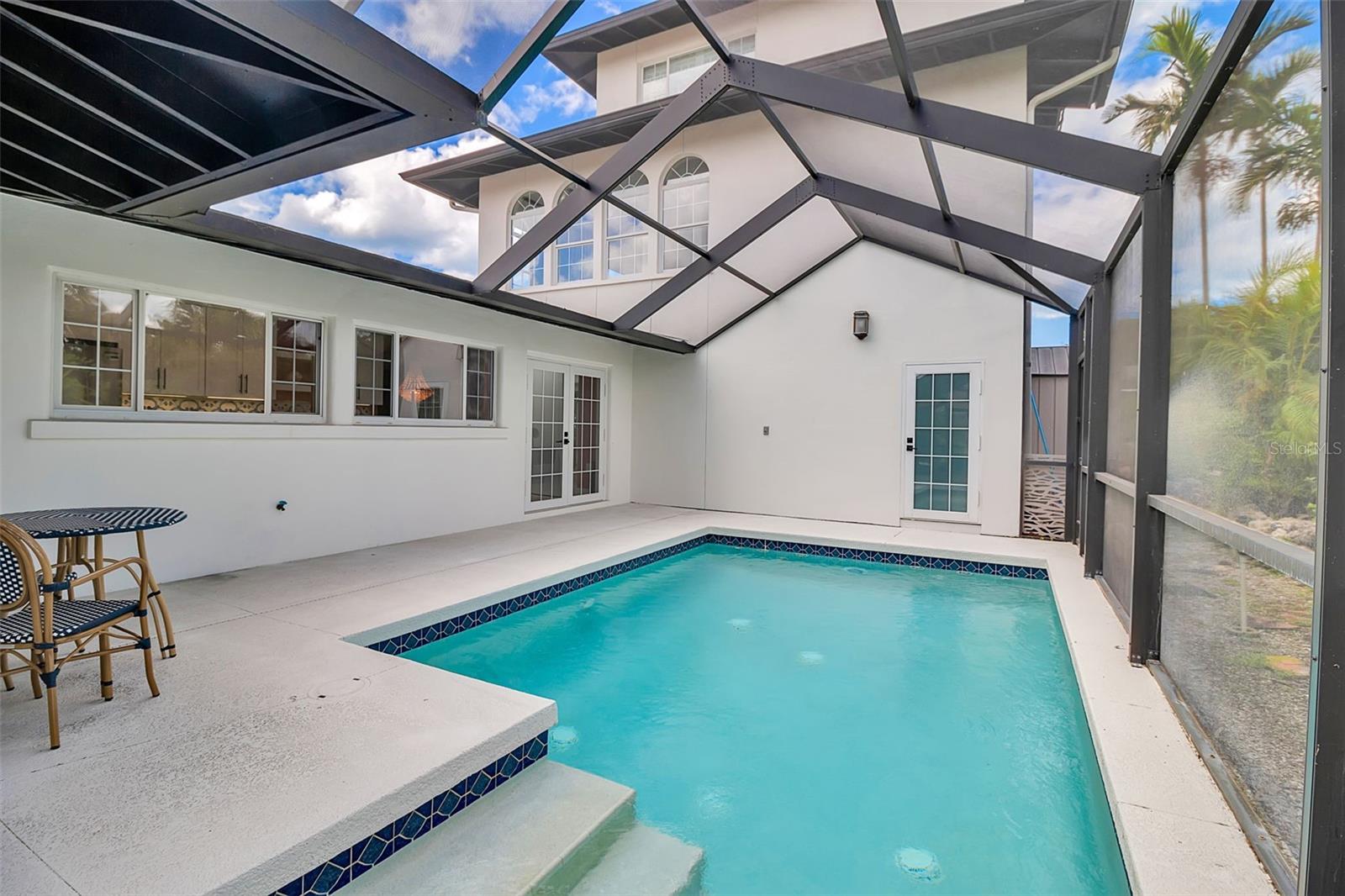 GOLDEN BEACH - Residential