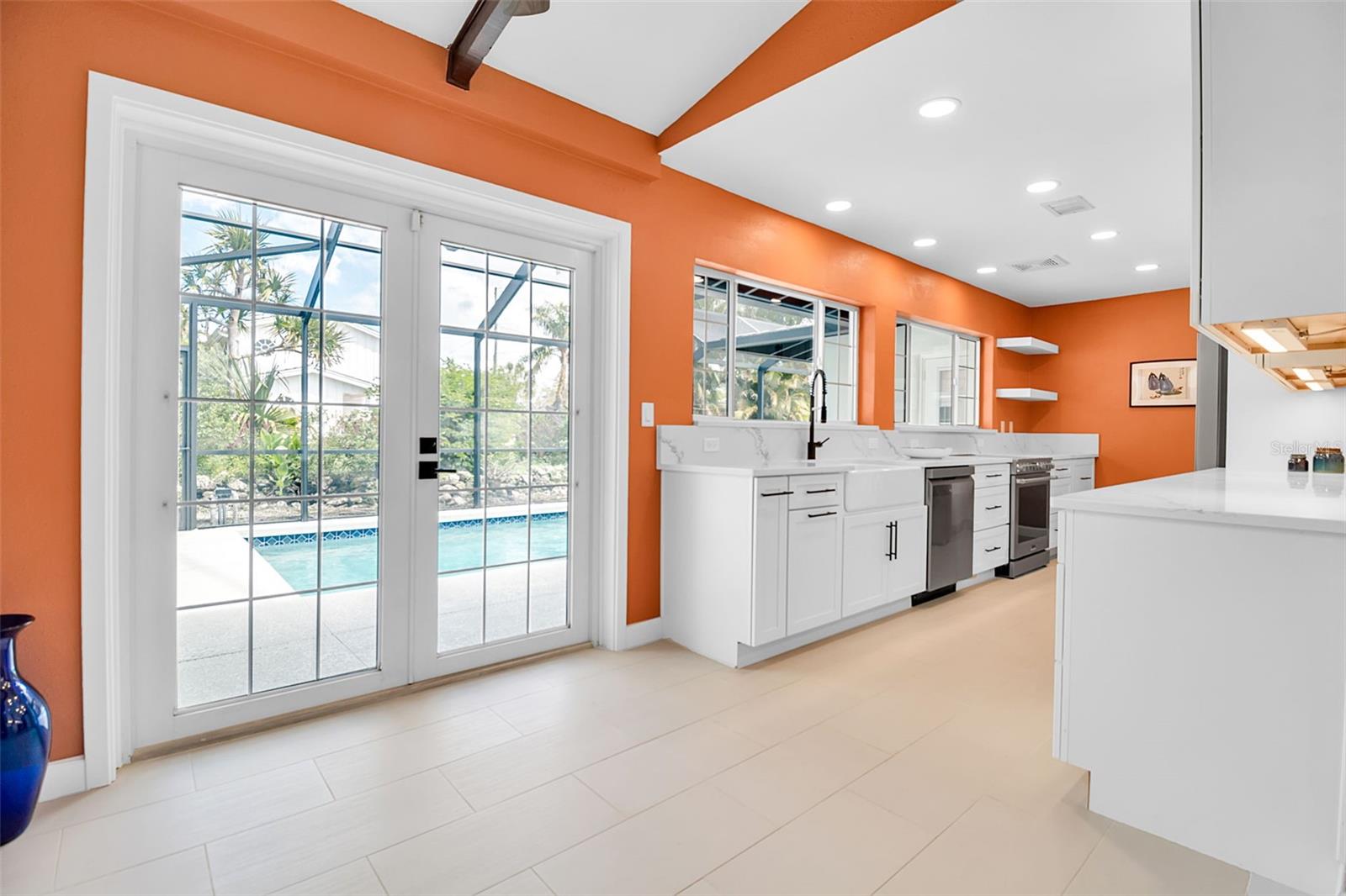 GOLDEN BEACH - Residential