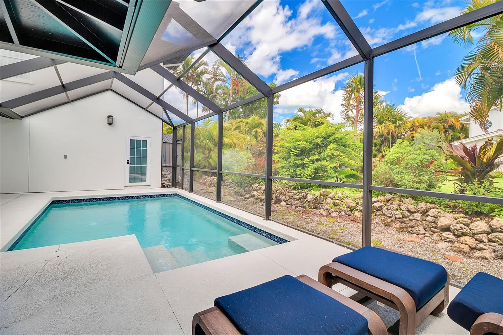 GOLDEN BEACH - Residential