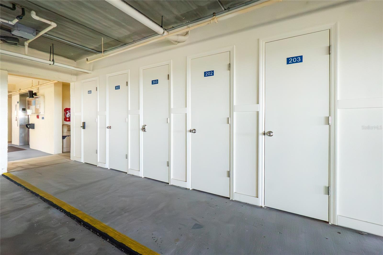 SANDPIPER KEY BLDG 04 - Residential