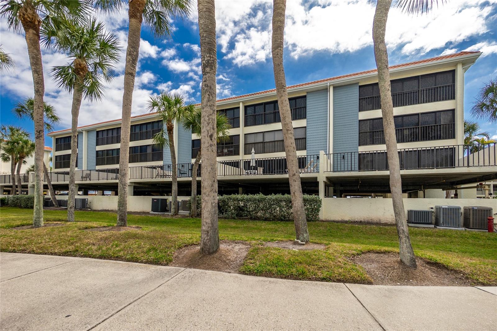 SANDPIPER KEY BLDG 04 - Residential