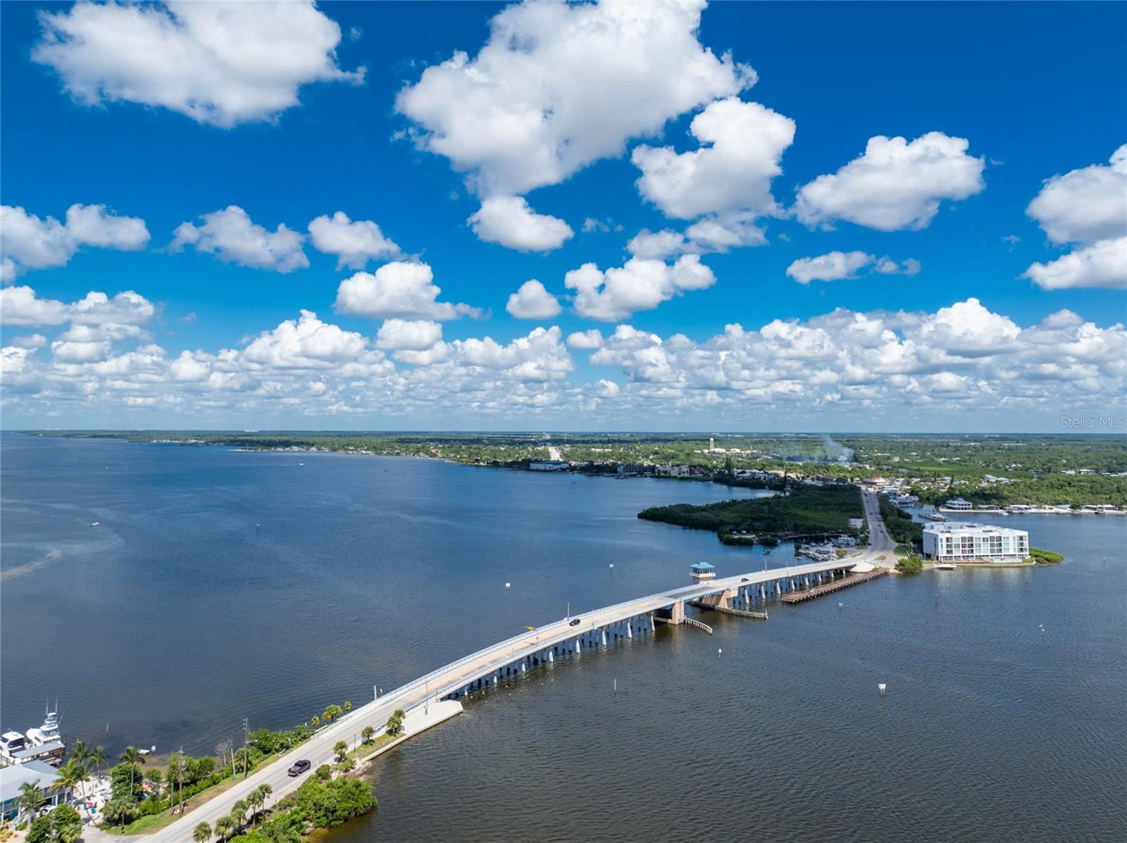 SANDPIPER KEY BLDG 04 - Residential