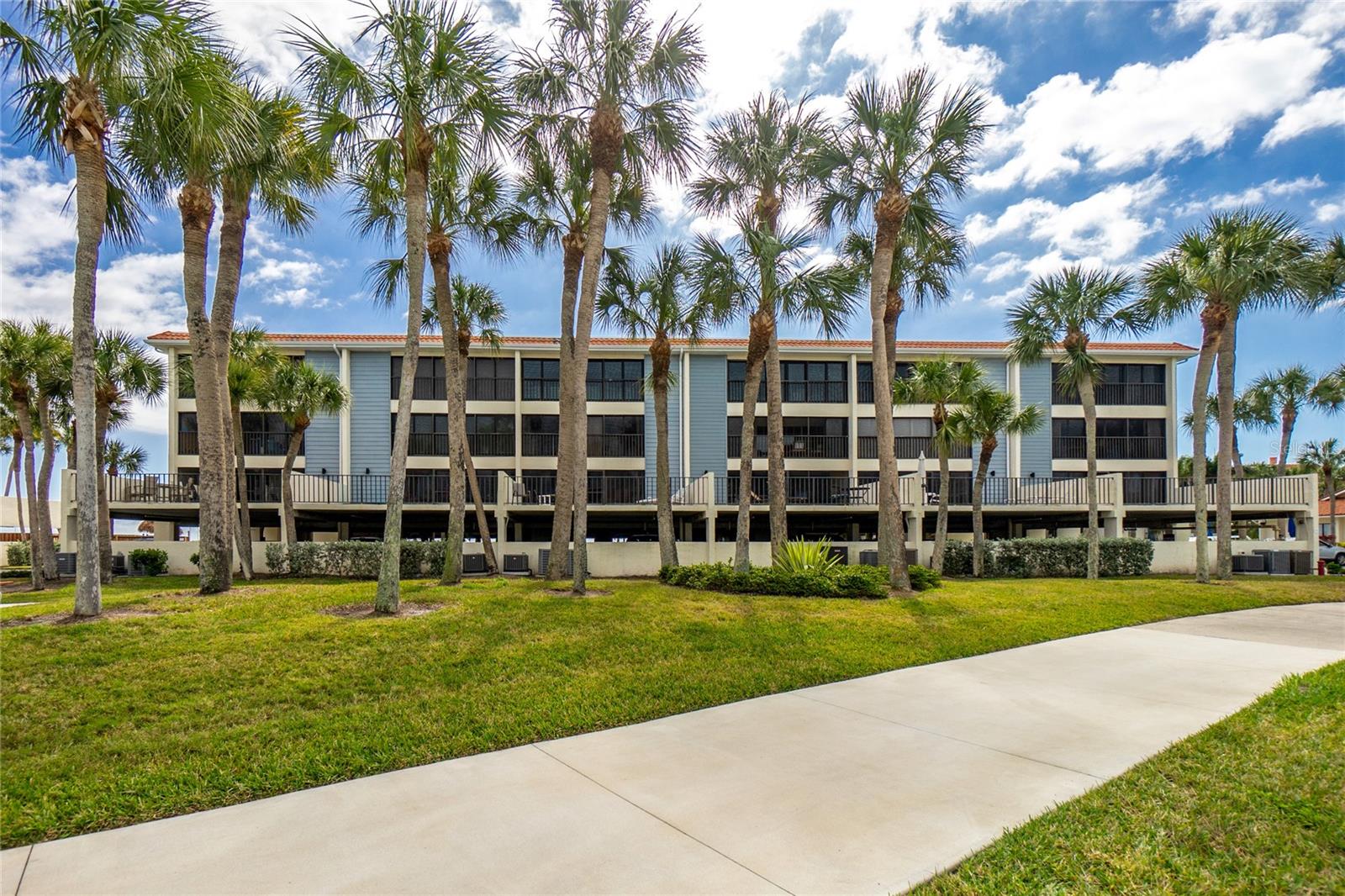 SANDPIPER KEY BLDG 04 - Residential