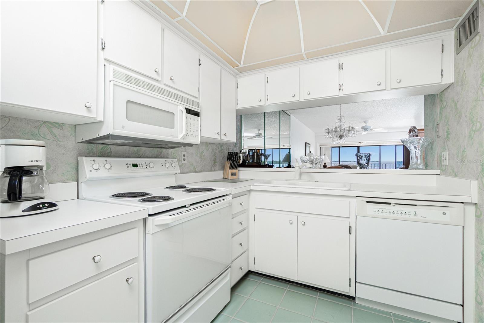 SANDPIPER KEY BLDG 04 - Residential