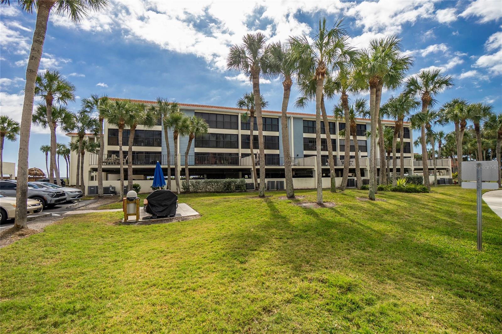 SANDPIPER KEY BLDG 04 - Residential