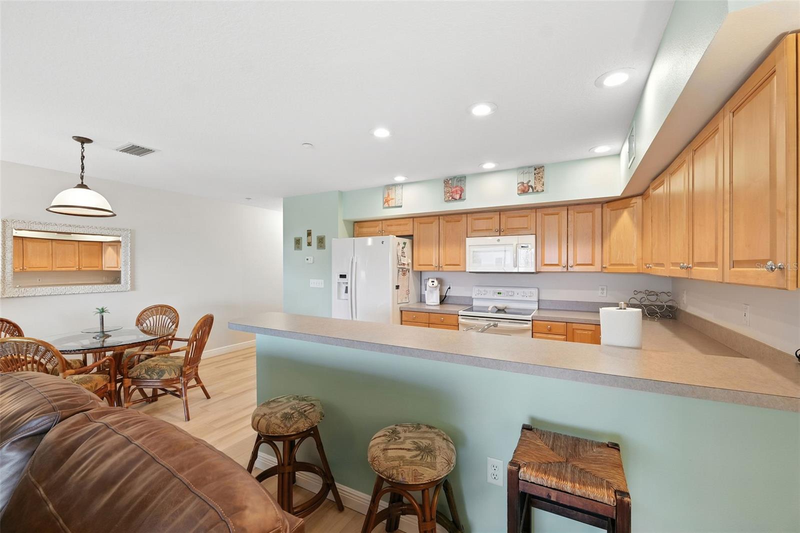 CAPTAINS COVE CONDO - Residential