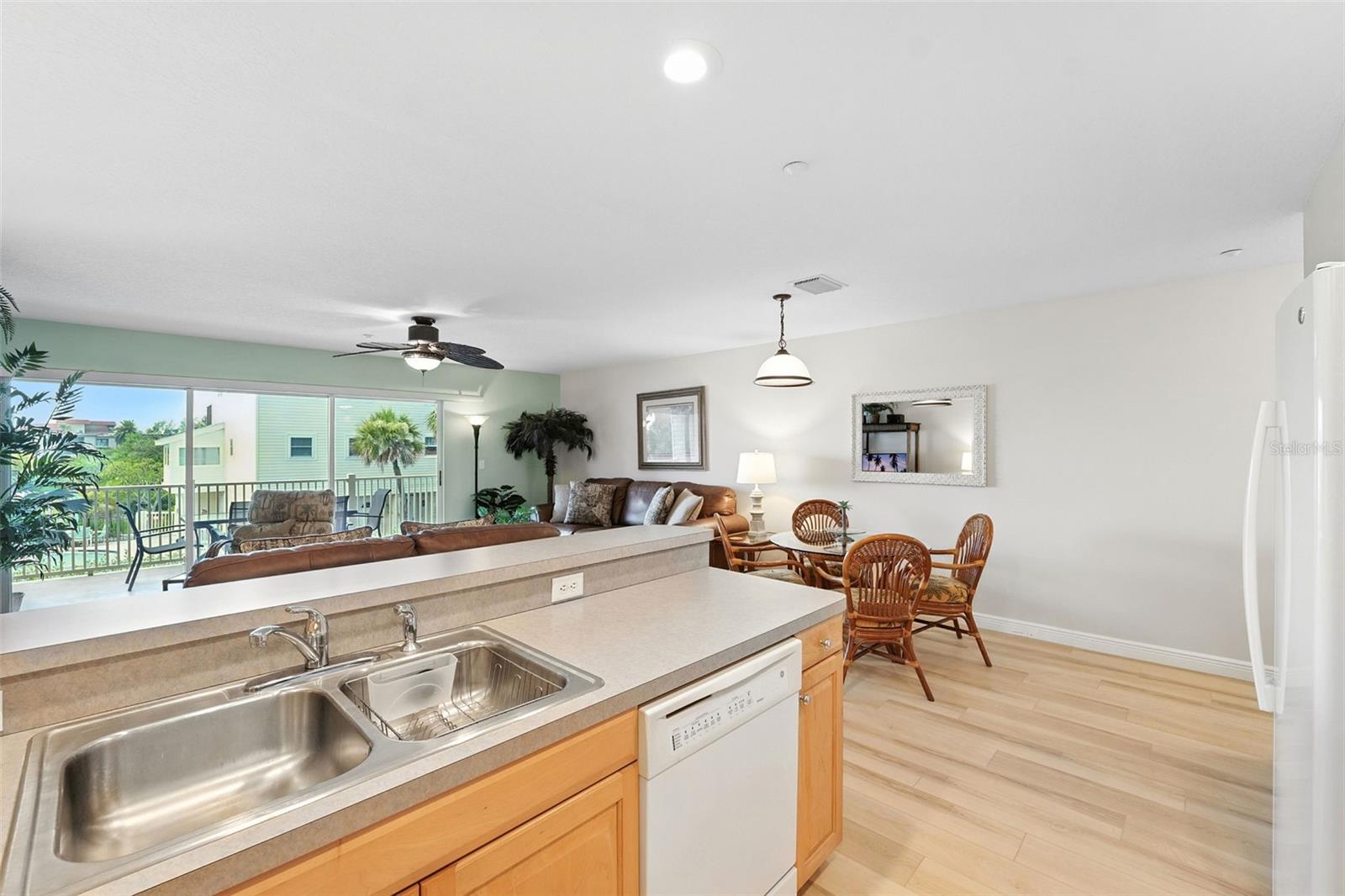 CAPTAINS COVE CONDO - Residential