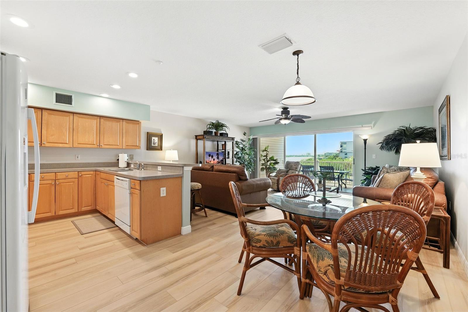 CAPTAINS COVE CONDO - Residential