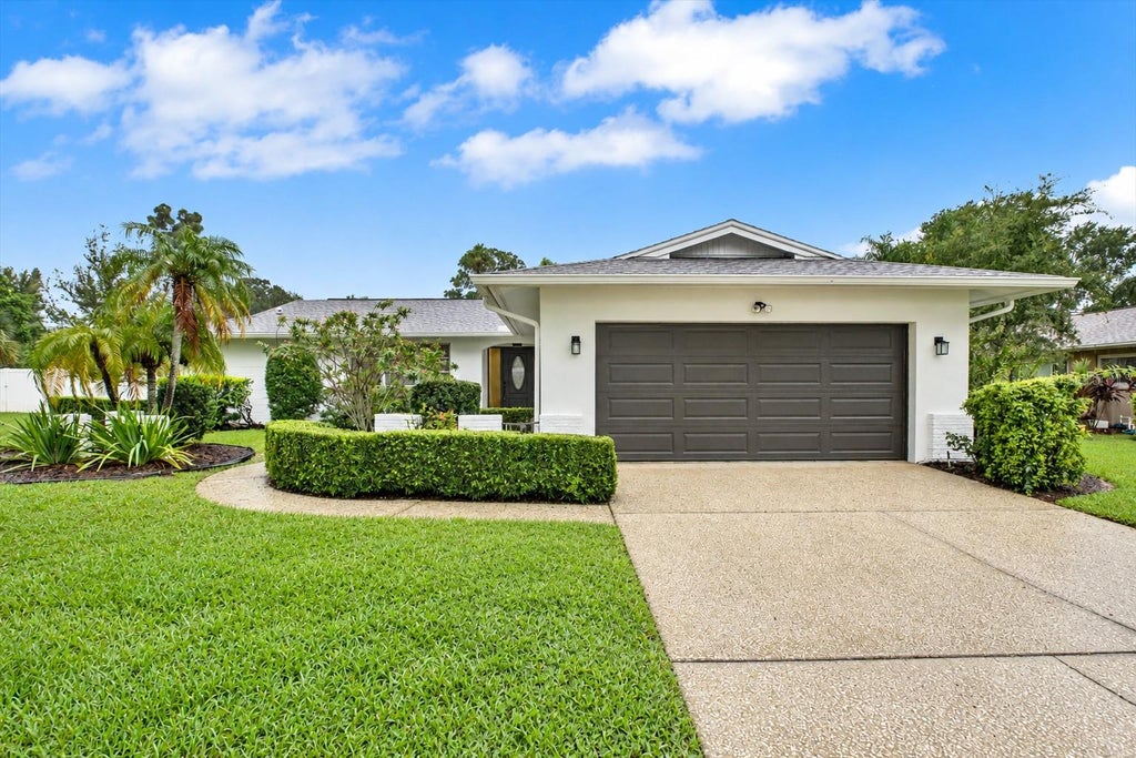 Photo of 2661 Pebble Beach Drive, Clearwater, FL 33761 (MLS # TB8555397)