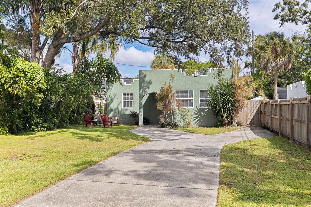 Photo of 2031 44th Avenue N, St Petersburg, FL 33714 (MLS # TB8436821)