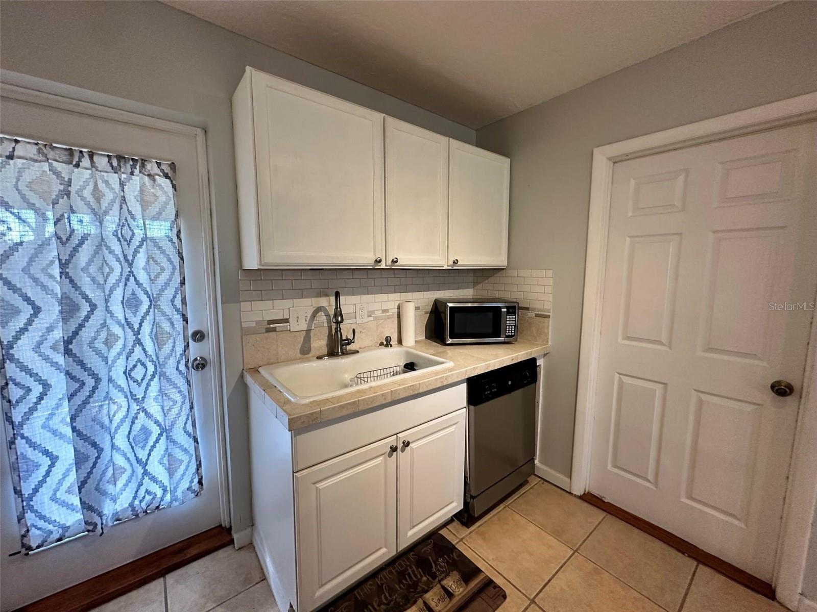 PORT CHARLOTTE SEC 018 - Residential Lease