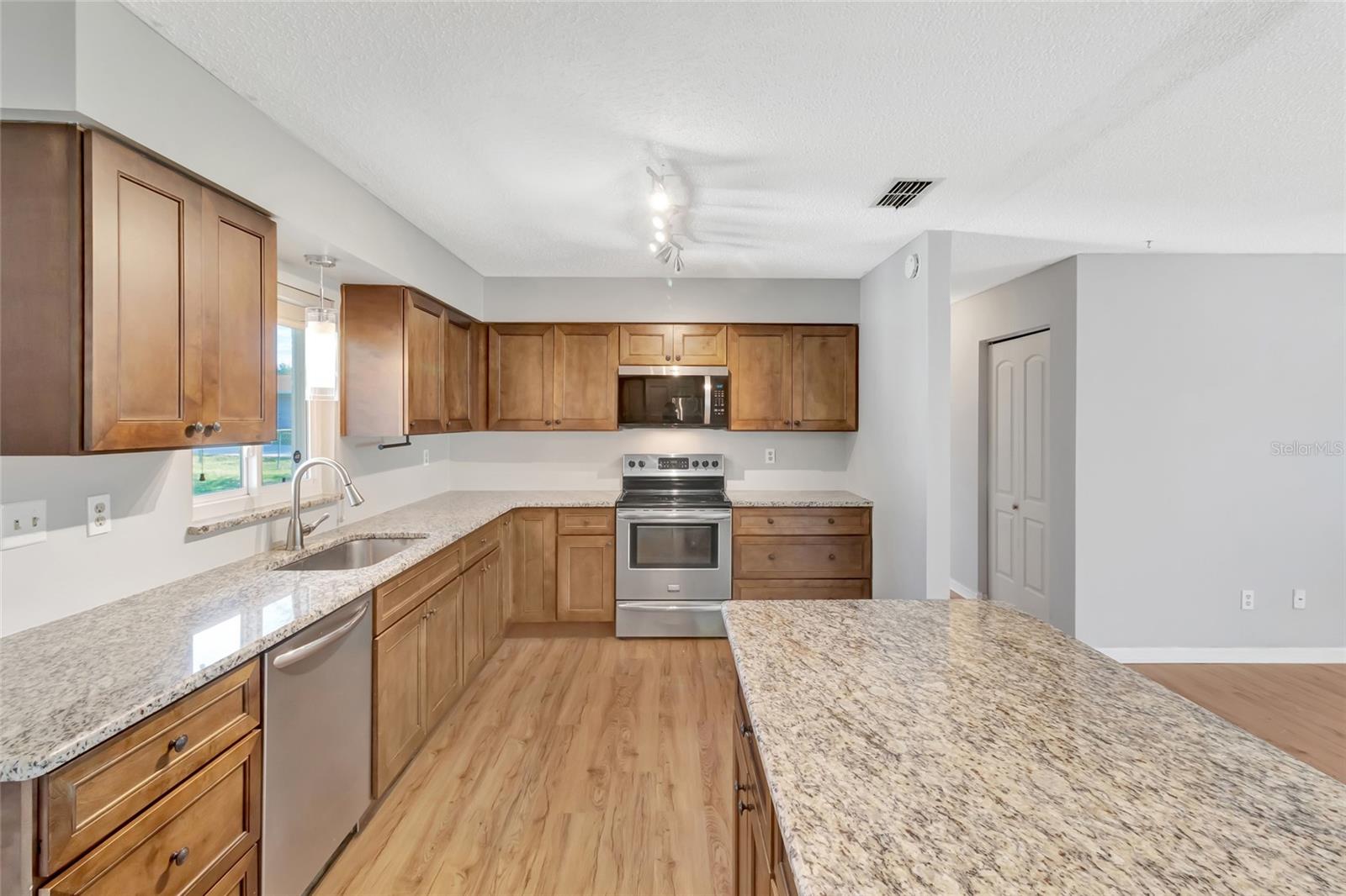 FLORIDA HEIGHTS - Residential Lease