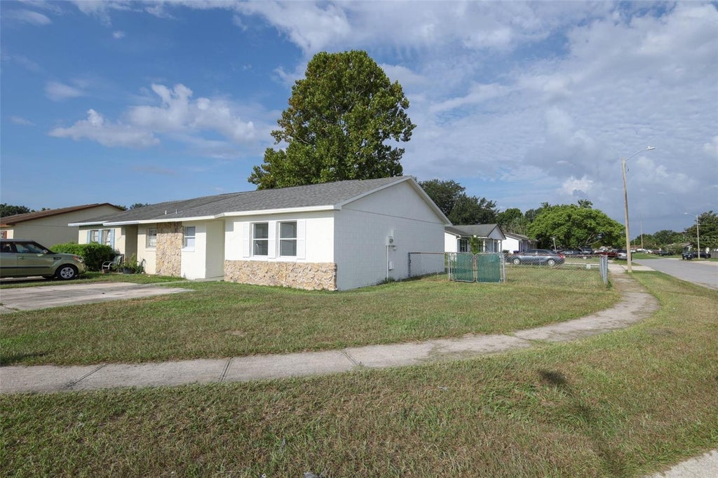 Photo of 6950 Edgefield Lane, Orlando, FL 32822 (MLS # O6436055)