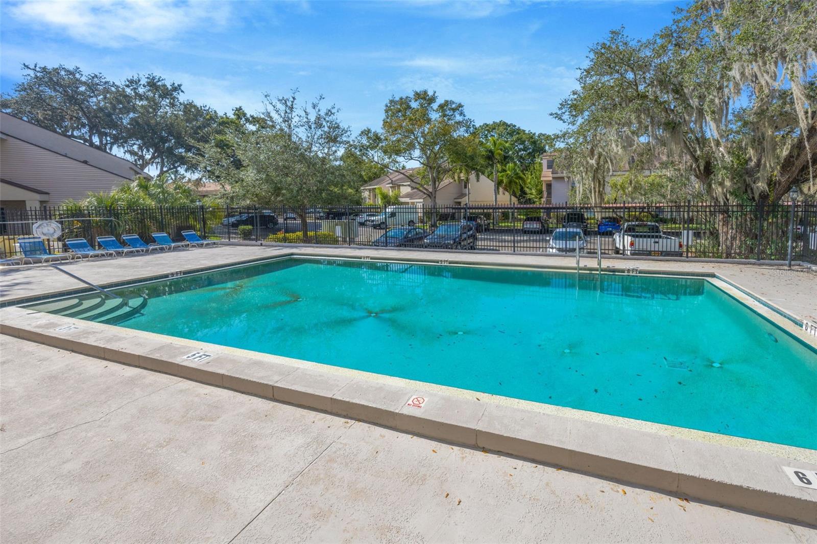 RIVER OAKS CONDO I - Residential