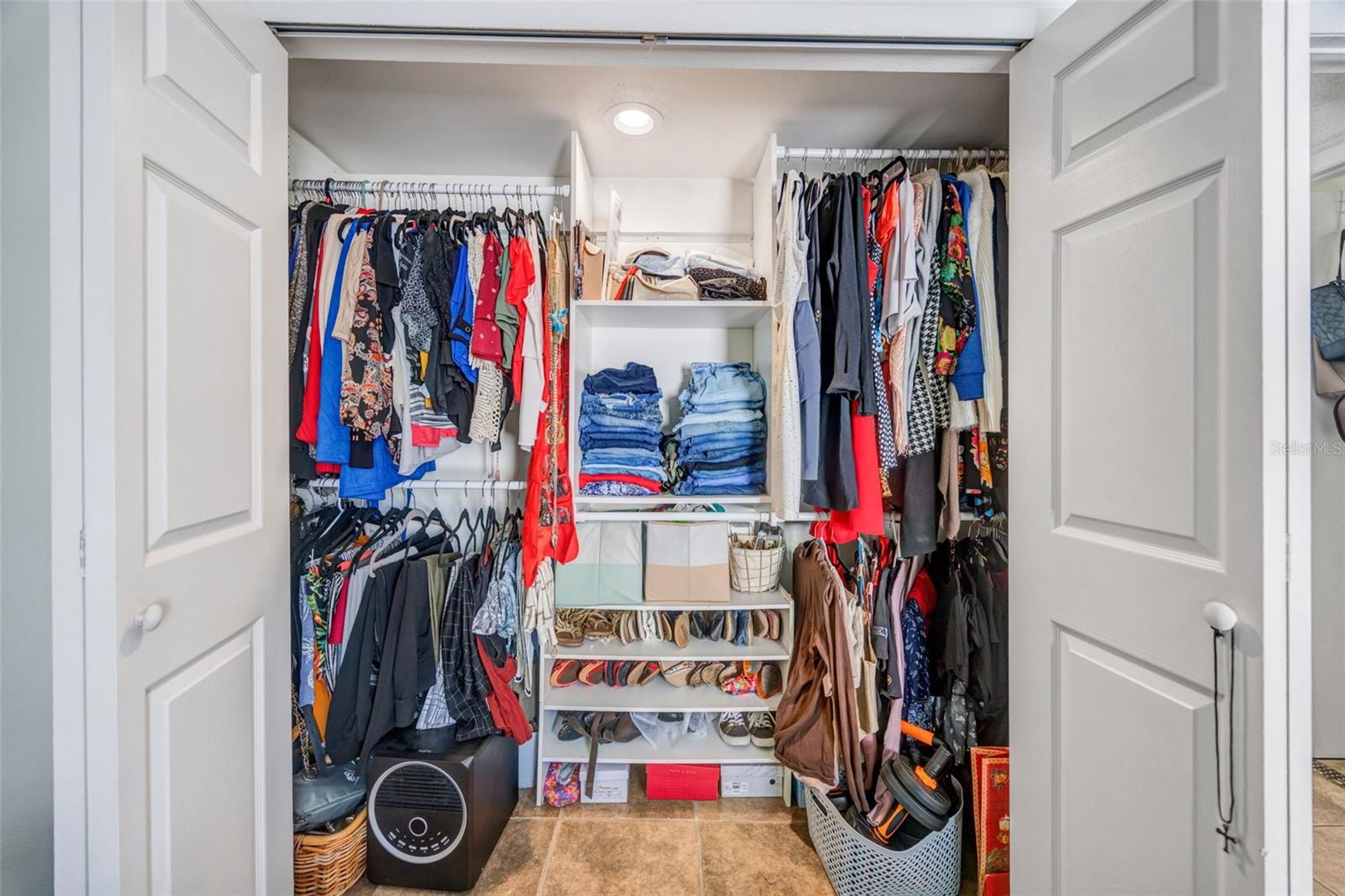 RIVER OAKS CONDO I - Residential