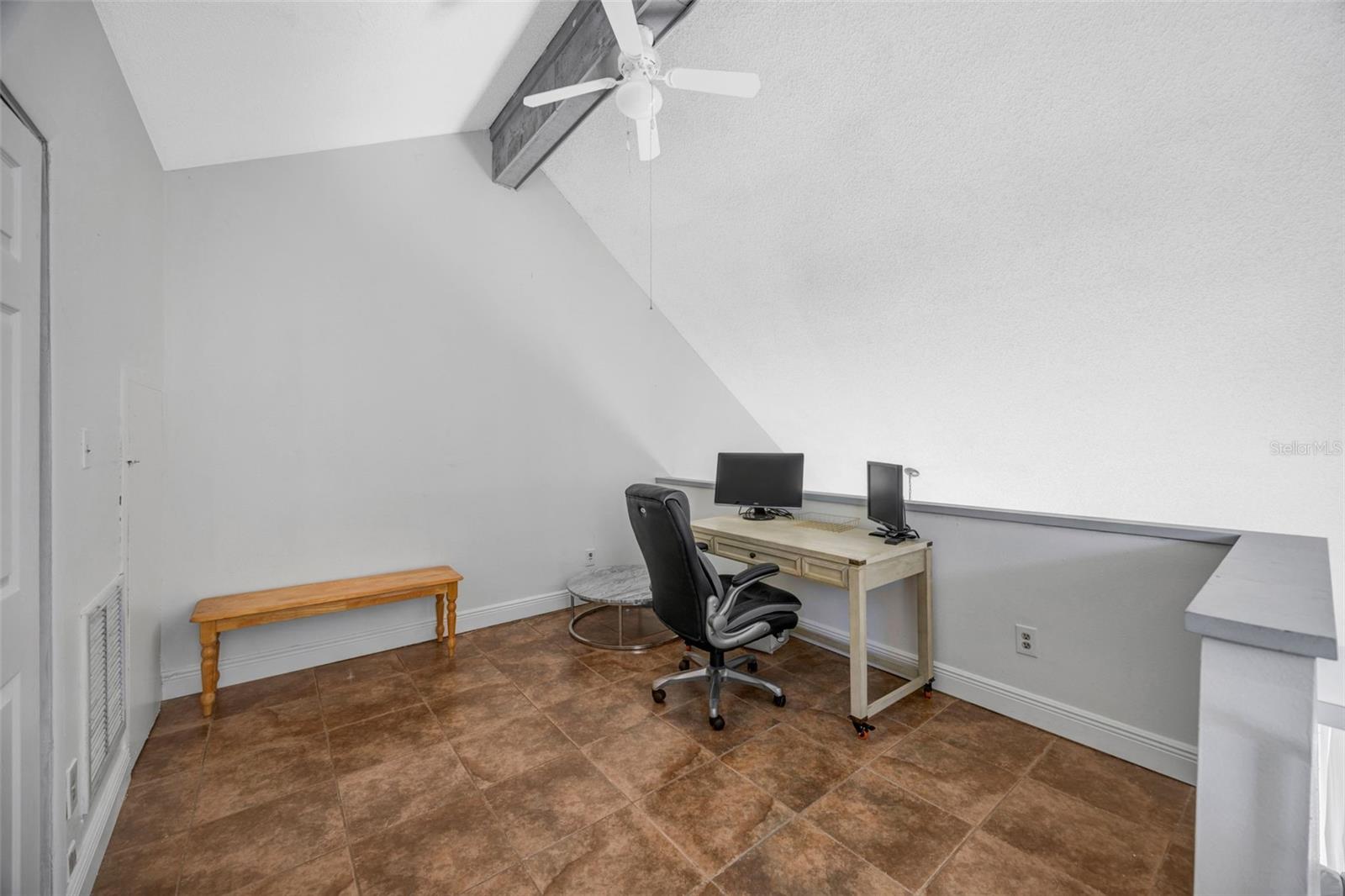 RIVER OAKS CONDO I - Residential