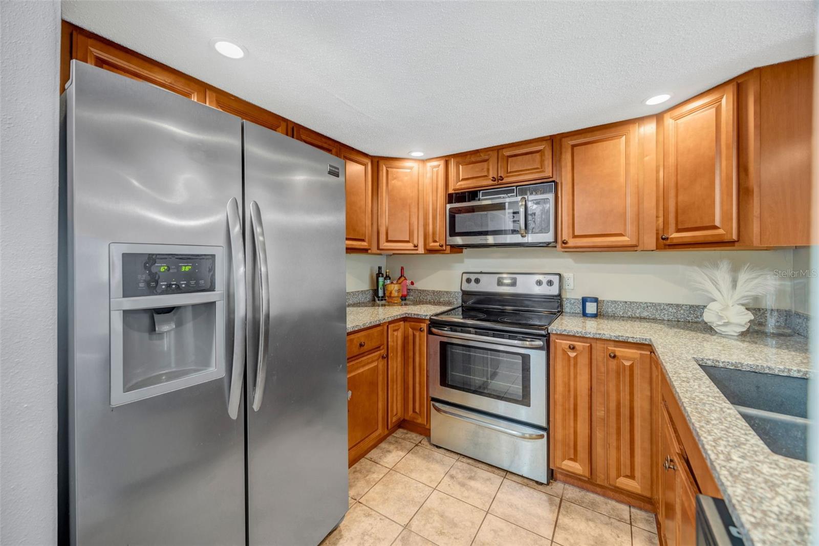 RIVER OAKS CONDO I - Residential