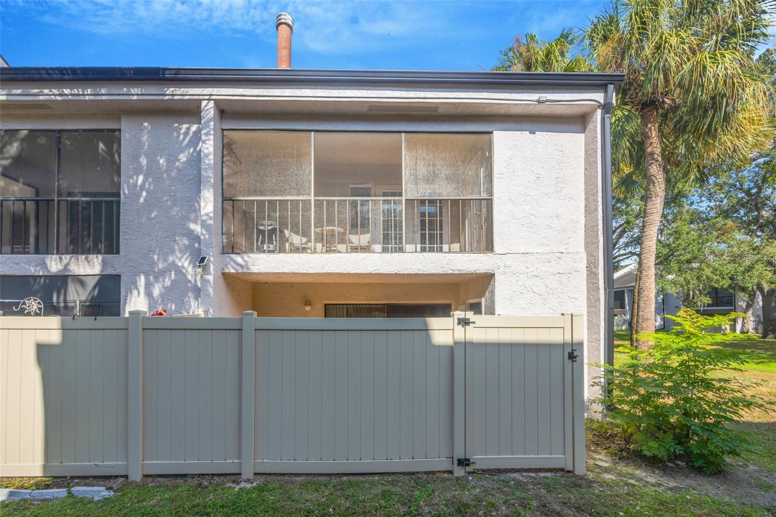 RIVER OAKS CONDO I - Residential