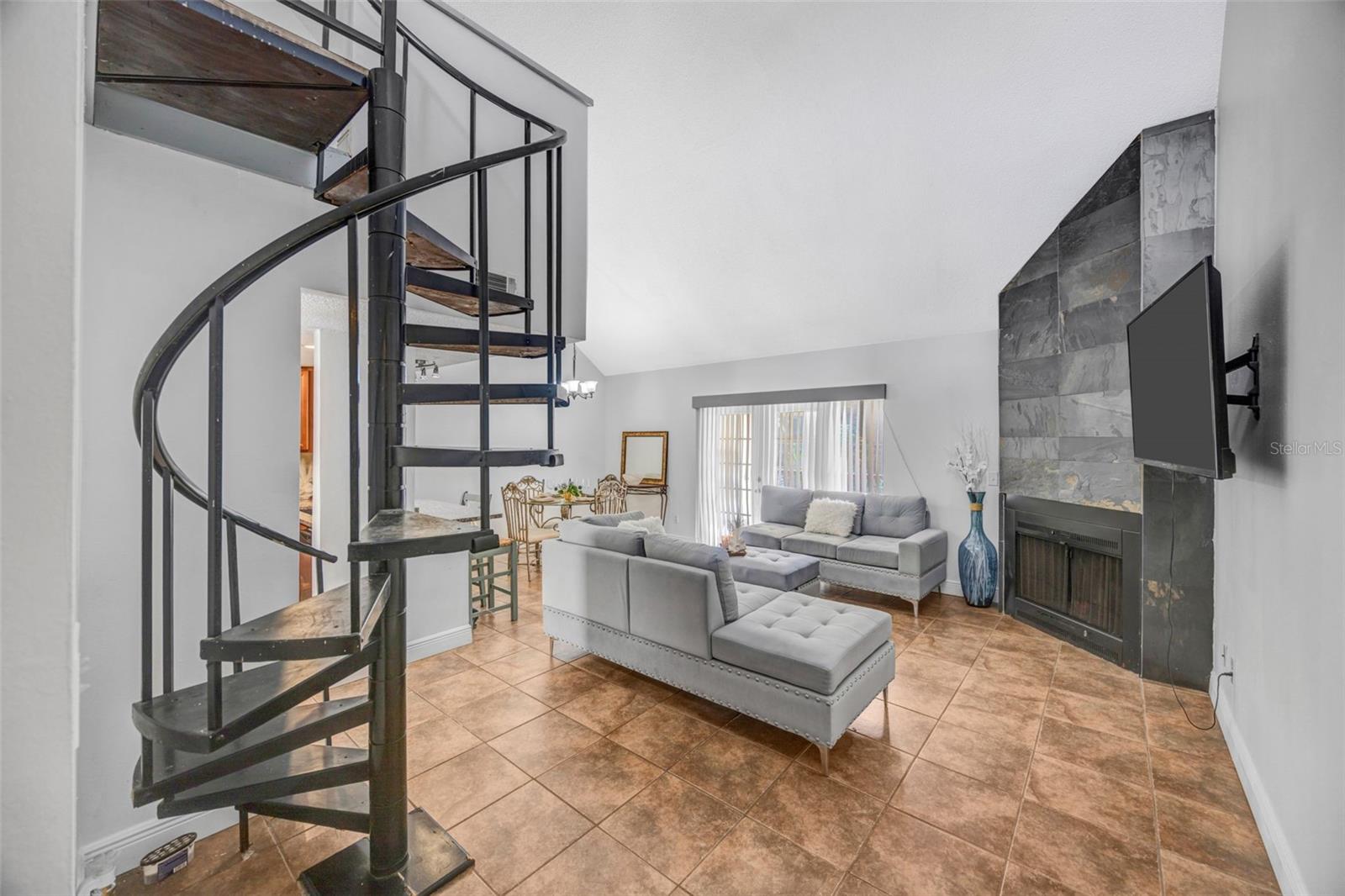 RIVER OAKS CONDO I - Residential