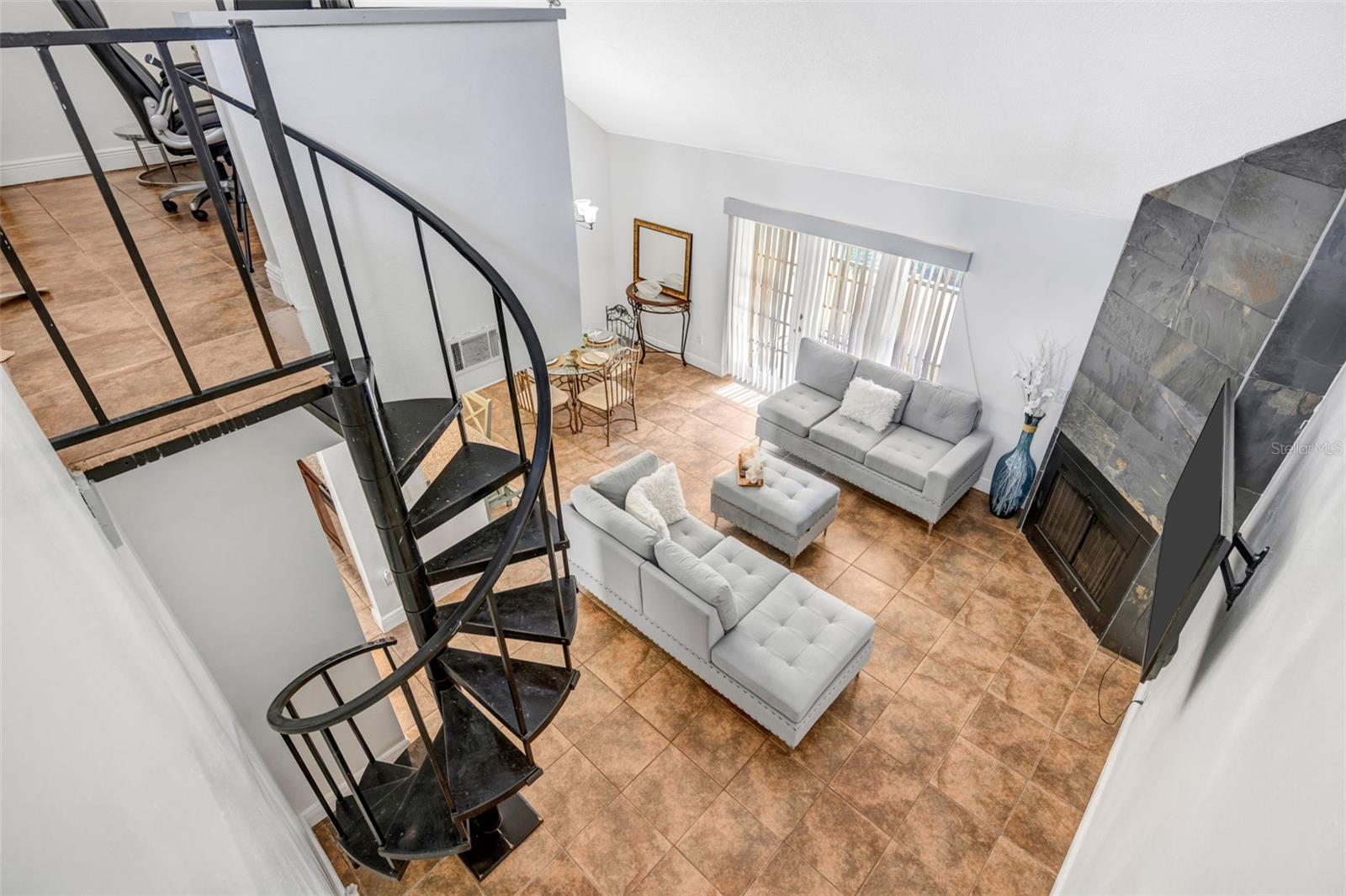 RIVER OAKS CONDO I - Residential